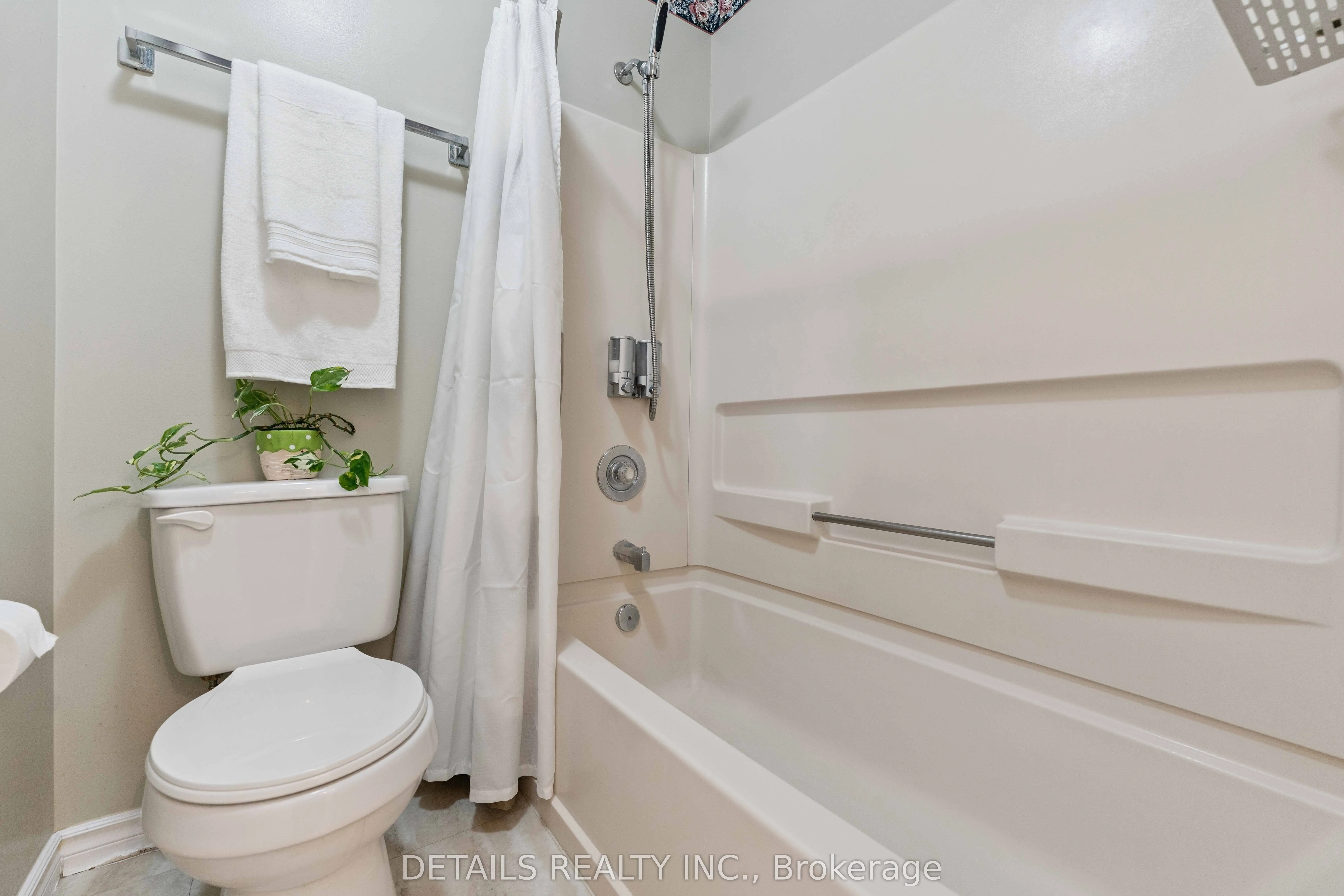 1537 Briarfield Crescent