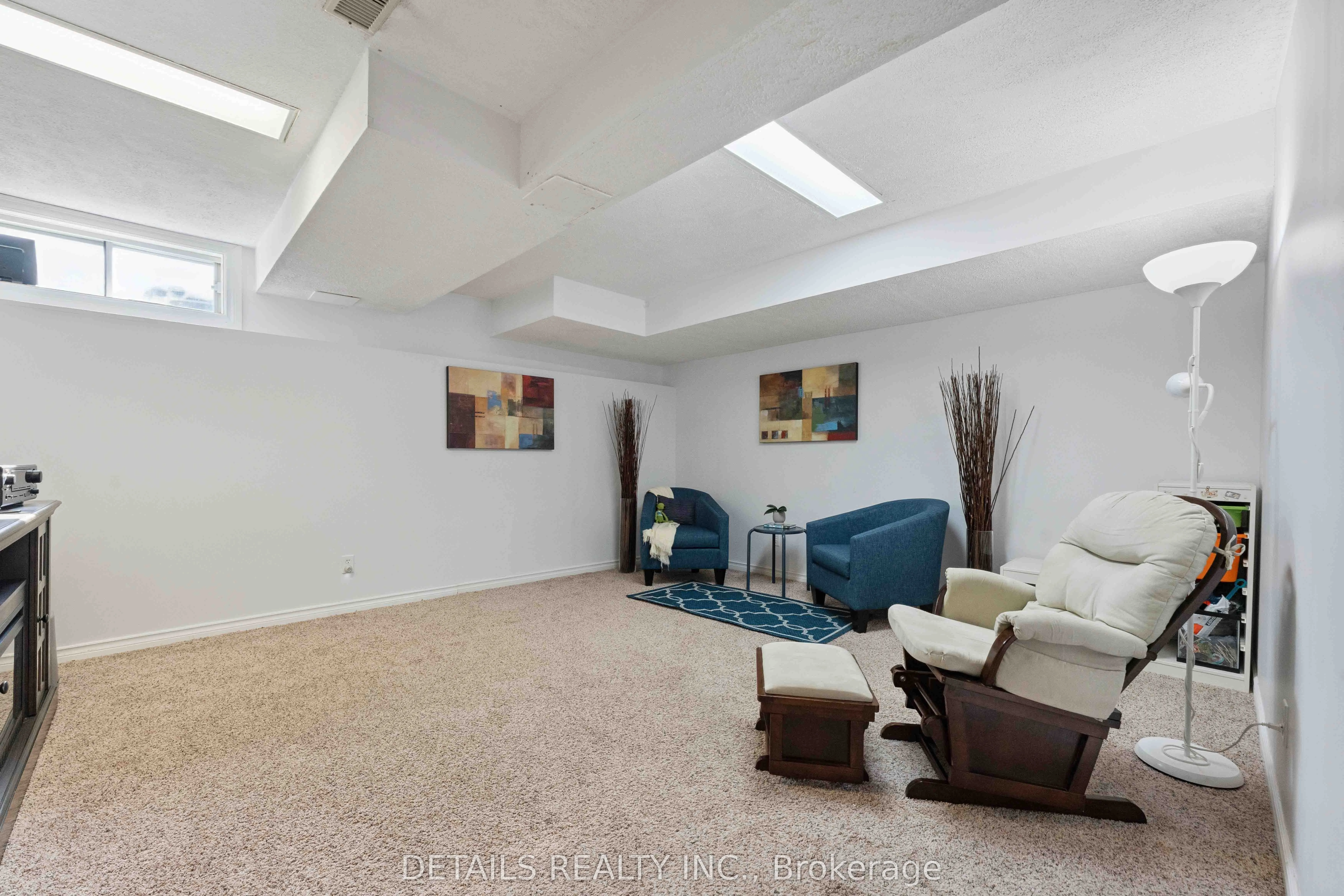 1537 Briarfield Crescent