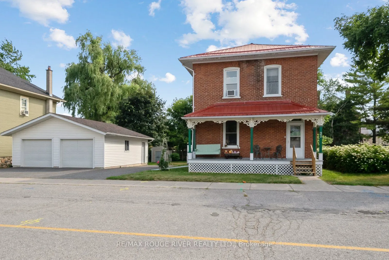 21 Centre Avenue