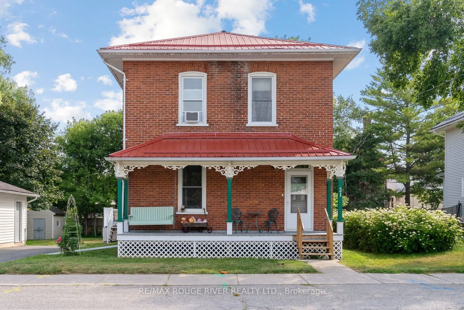 21 Centre Avenue