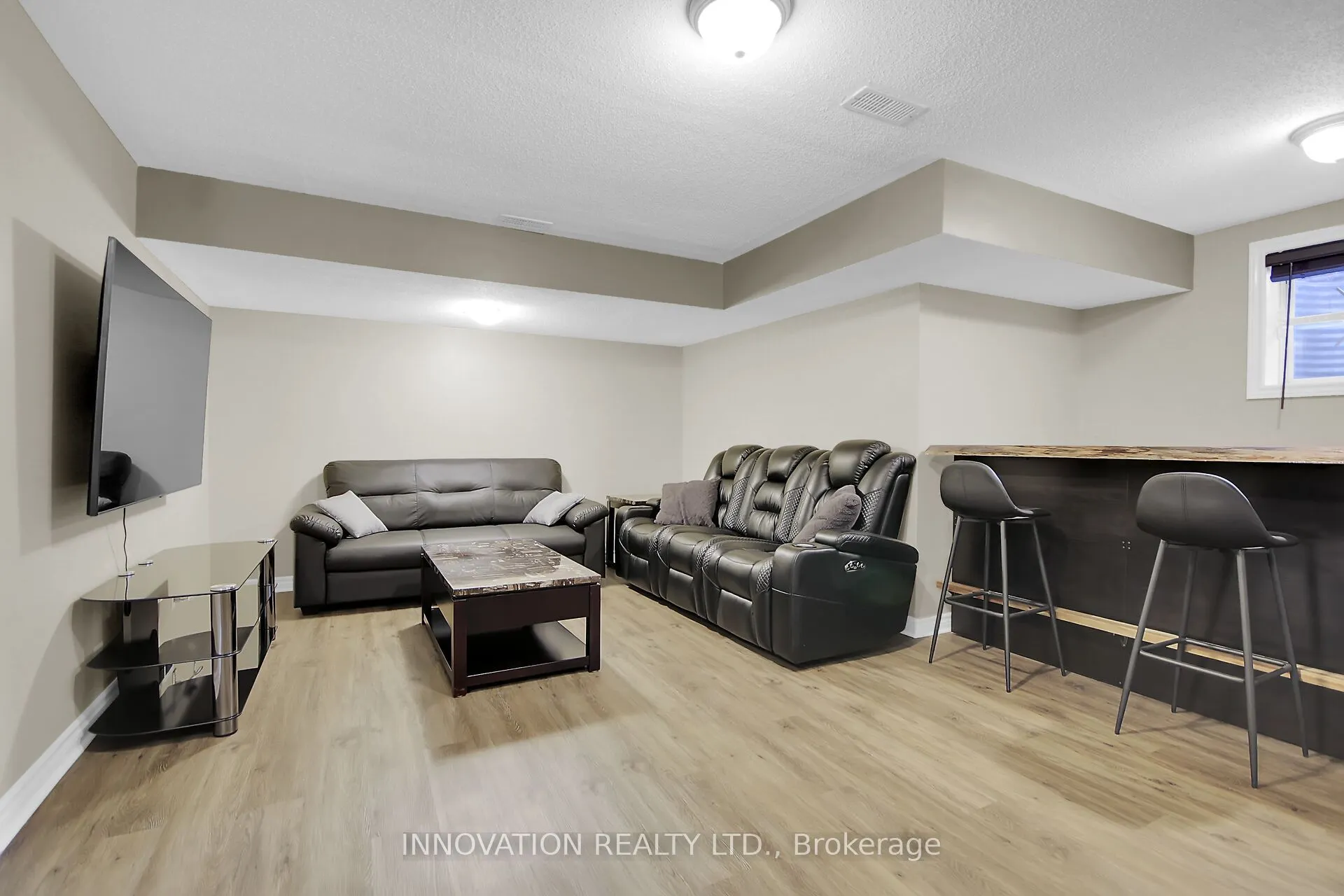 674 White Alder Avenue