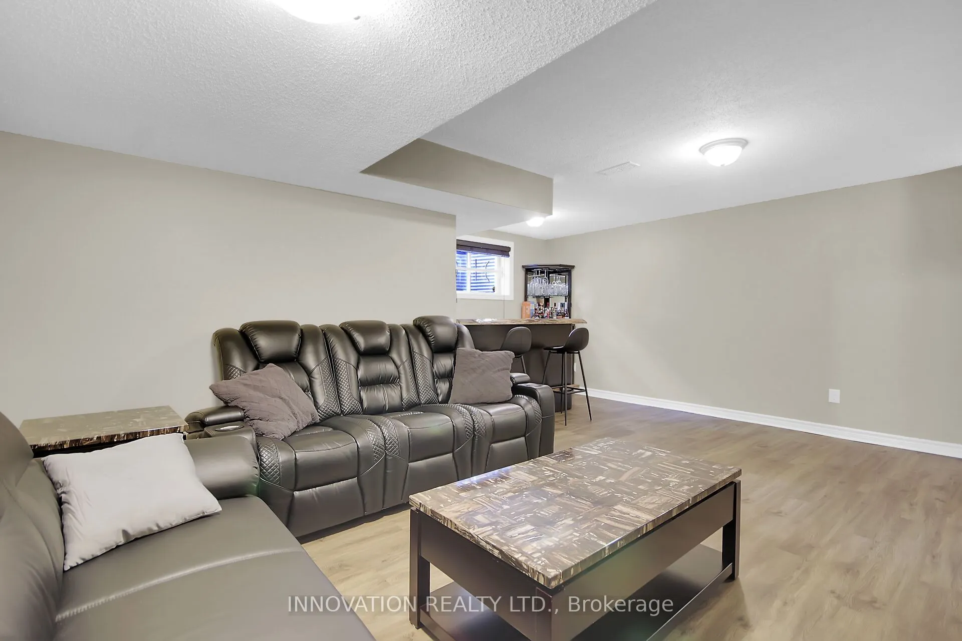 674 White Alder Avenue