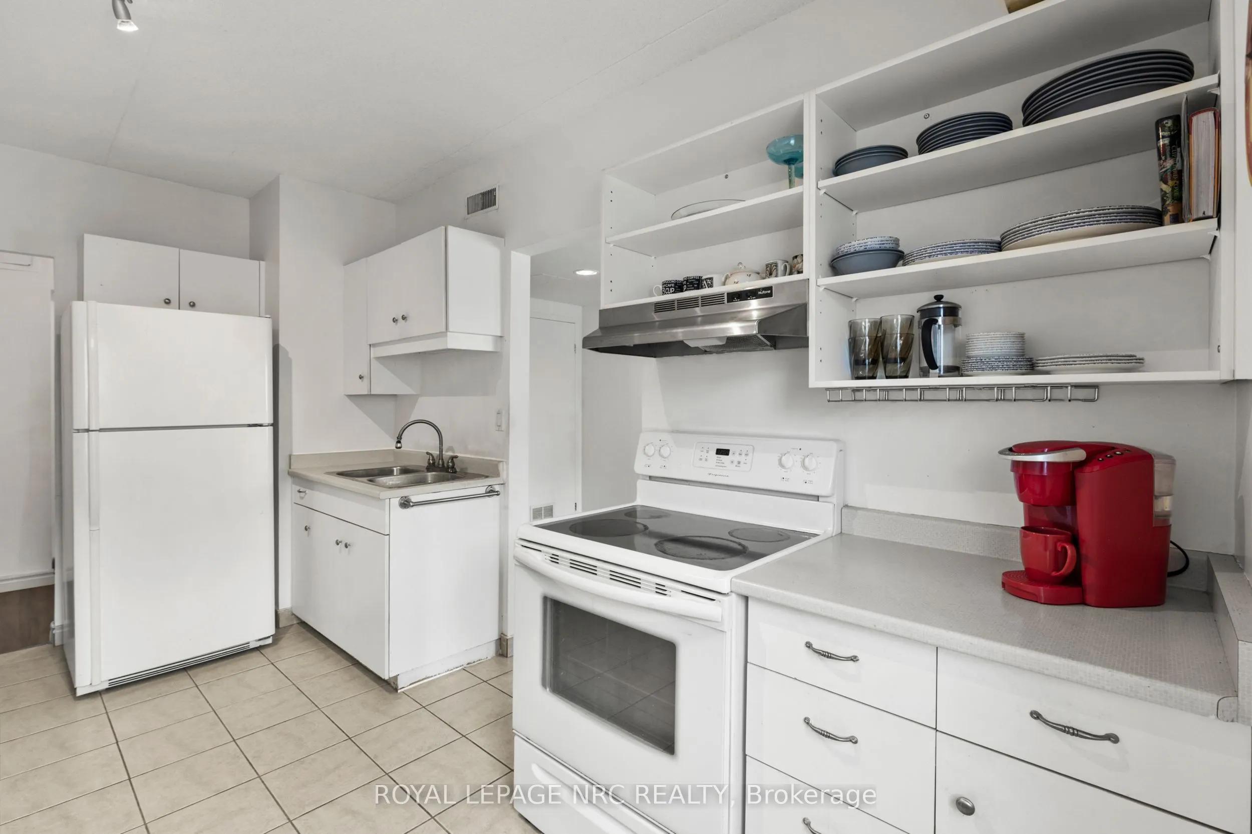 4872 Valley Way, #3