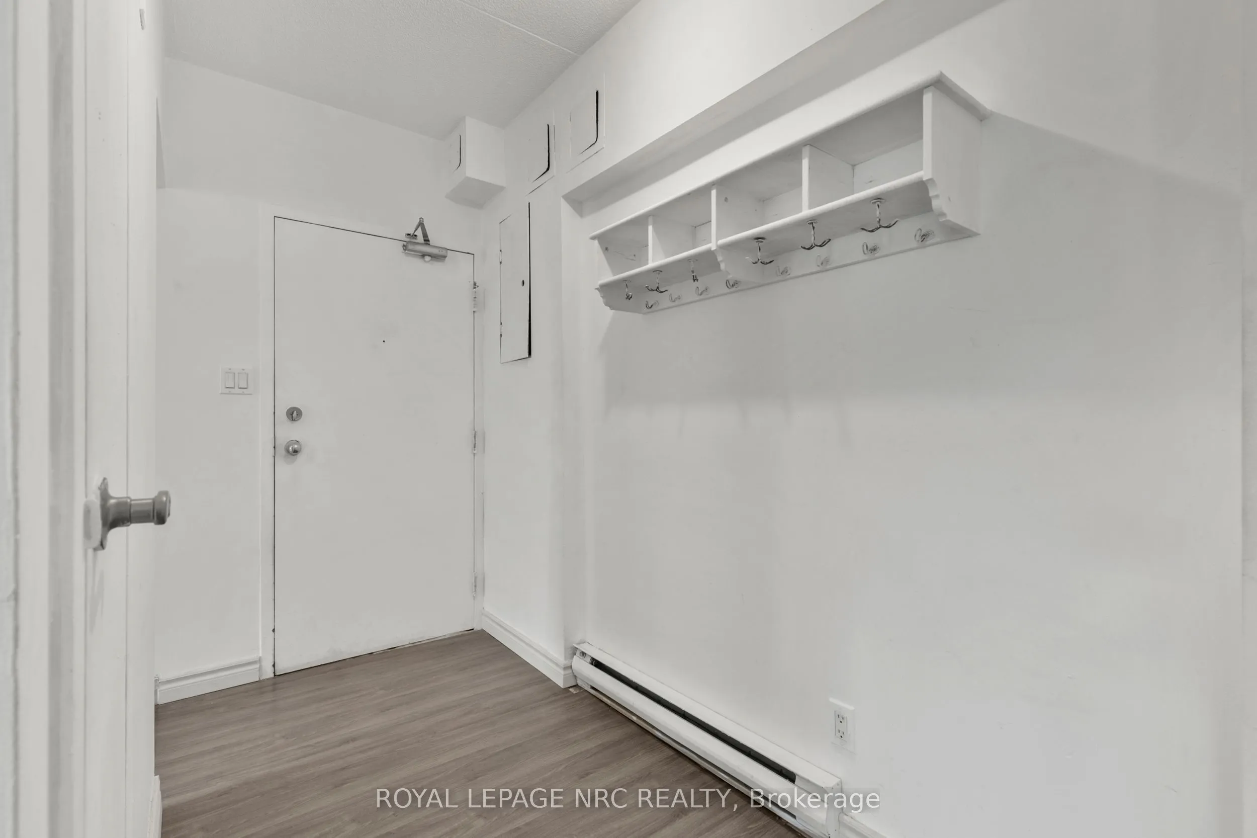 4872 Valley Way, #3