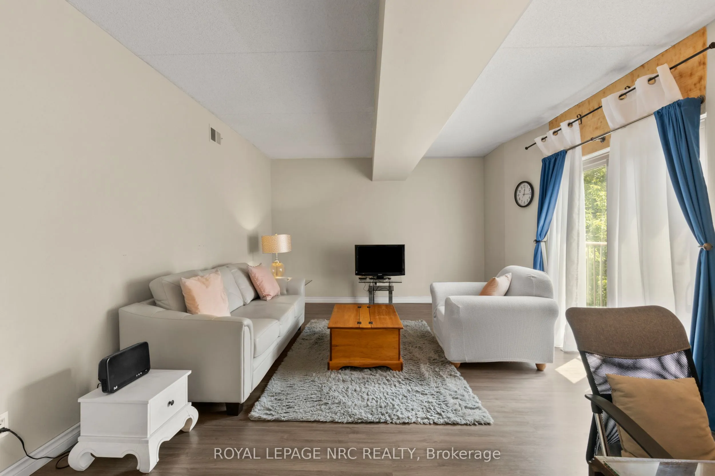 4872 Valley Way, #3