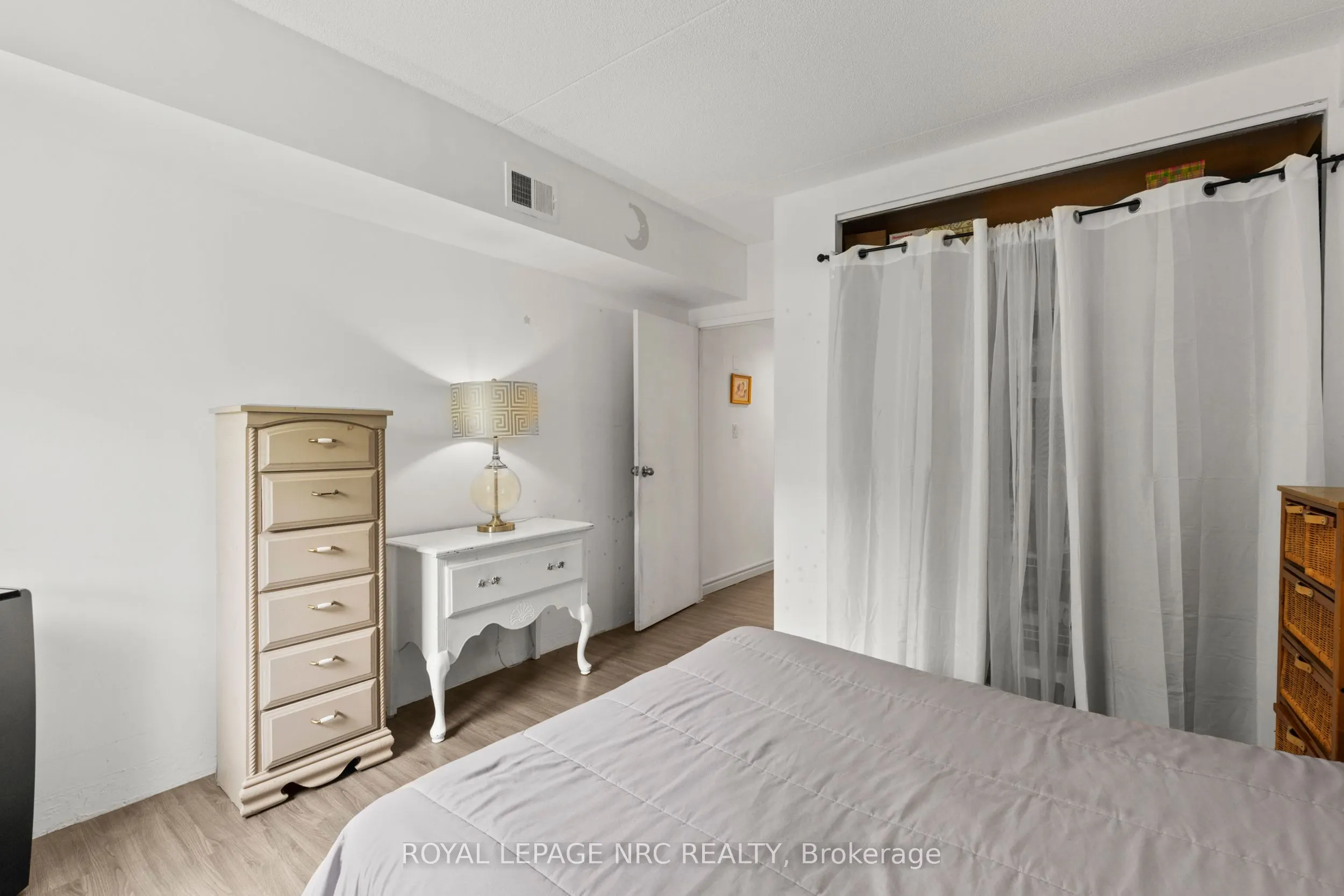 4872 Valley Way, #3