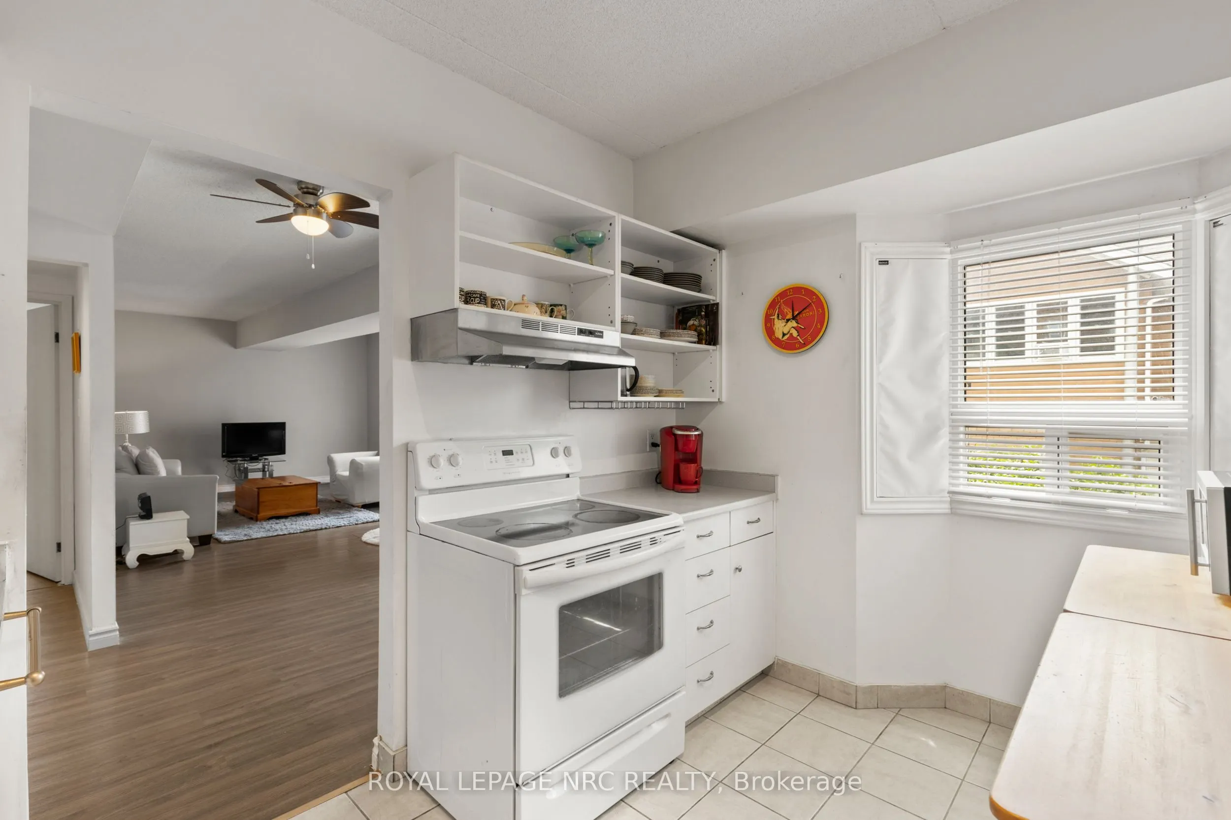 4872 Valley Way, #3