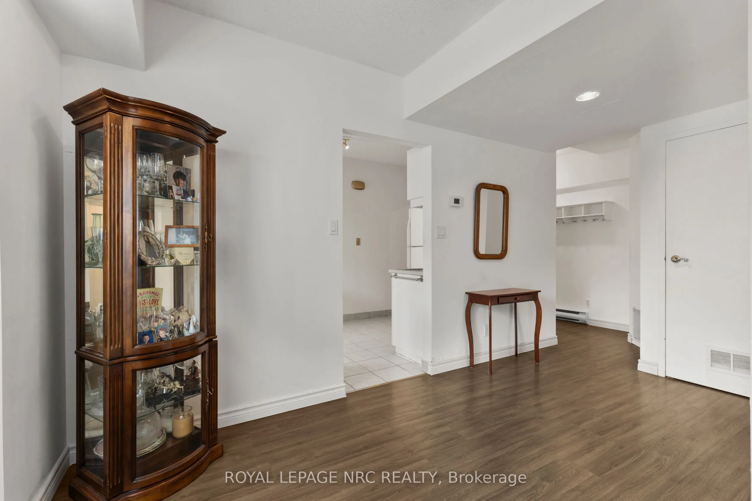 4872 Valley Way, #3