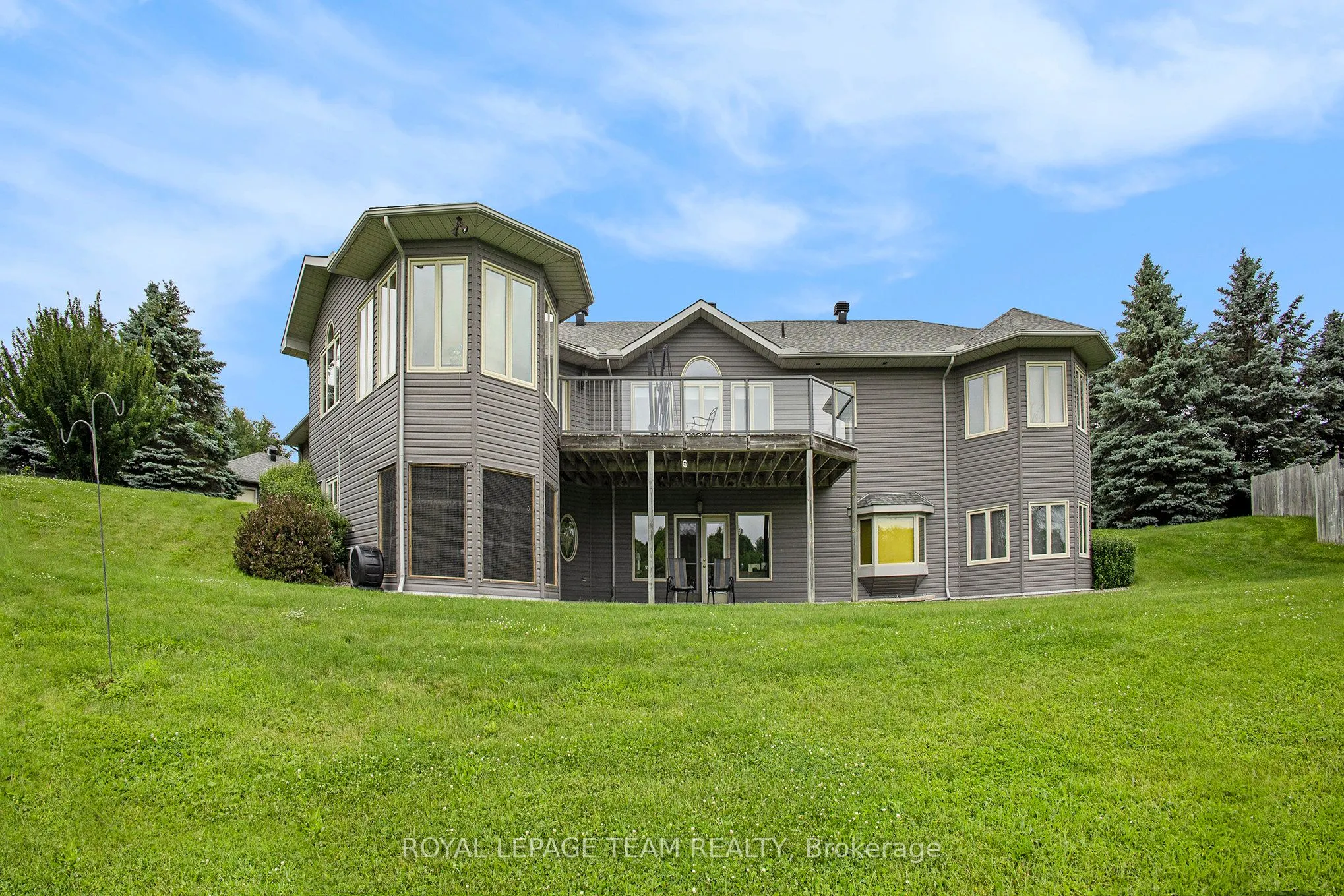 2124 Cty Rd 18 Road S