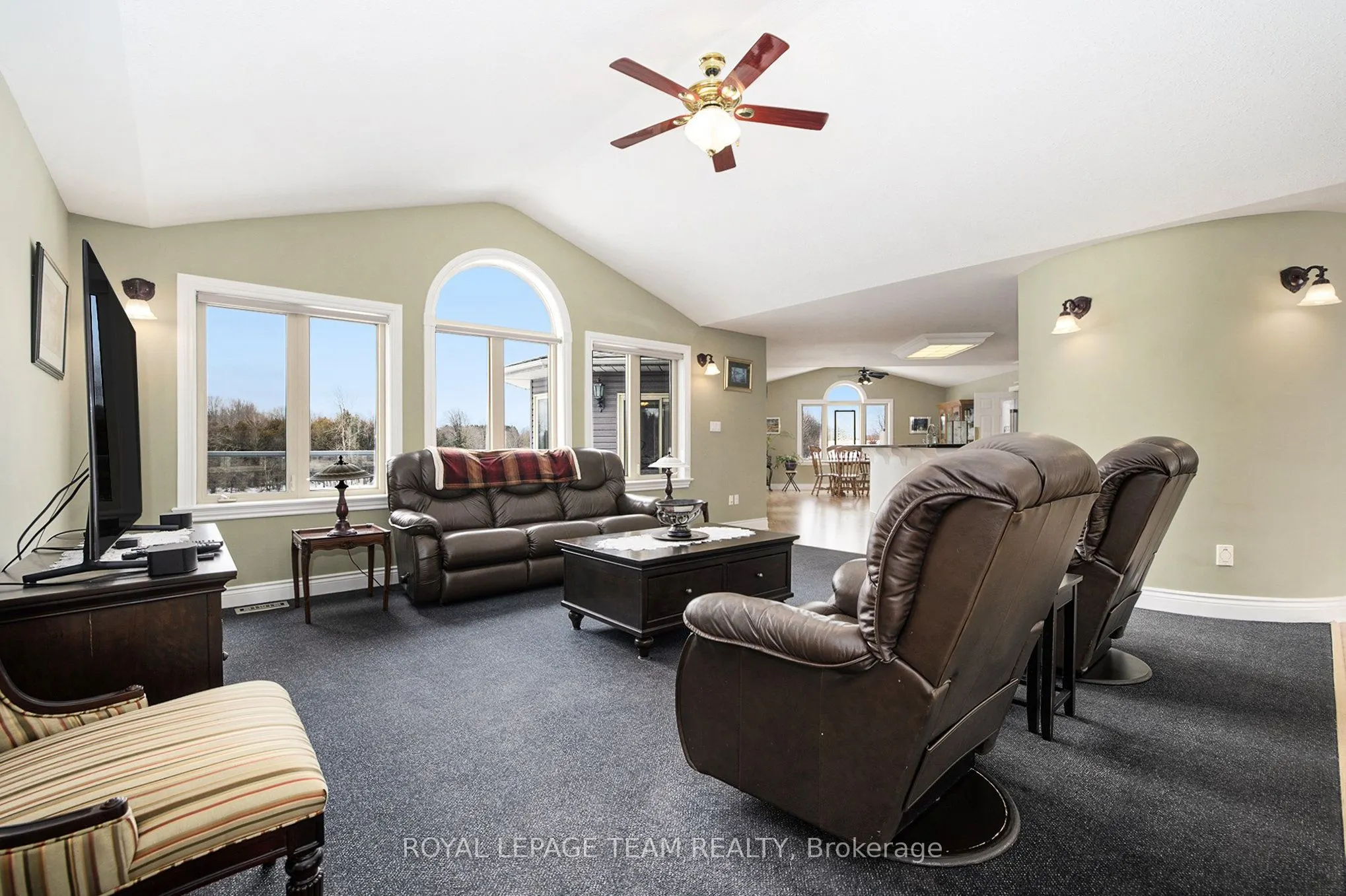 2124 Cty Rd 18 Road S