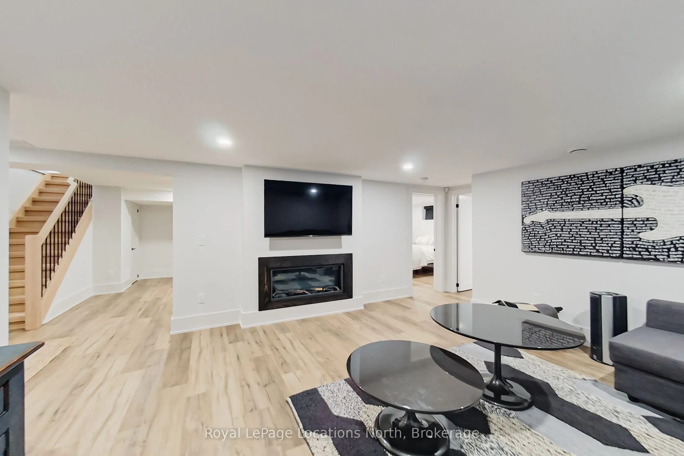 74 Arthur Street E