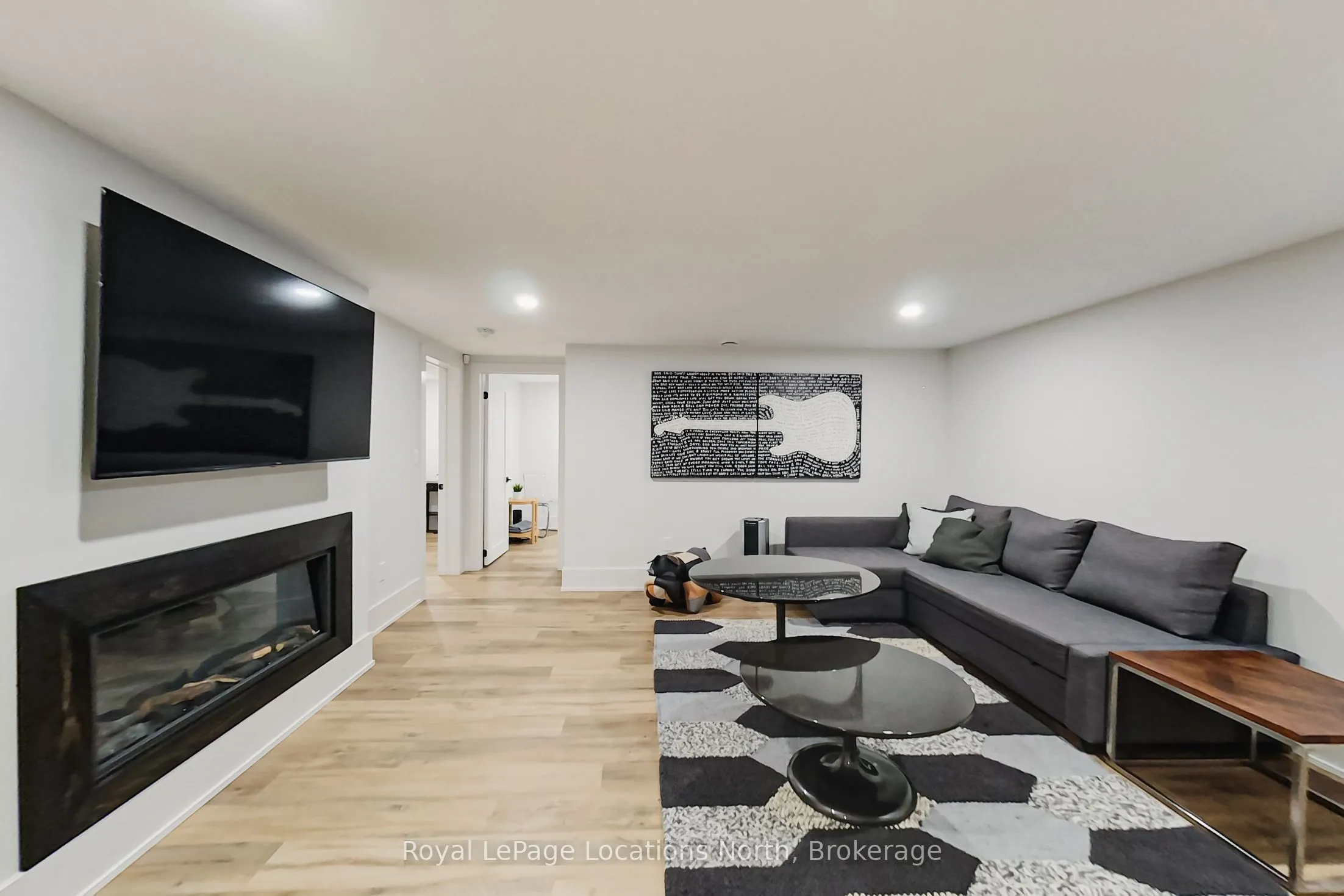 74 Arthur Street E