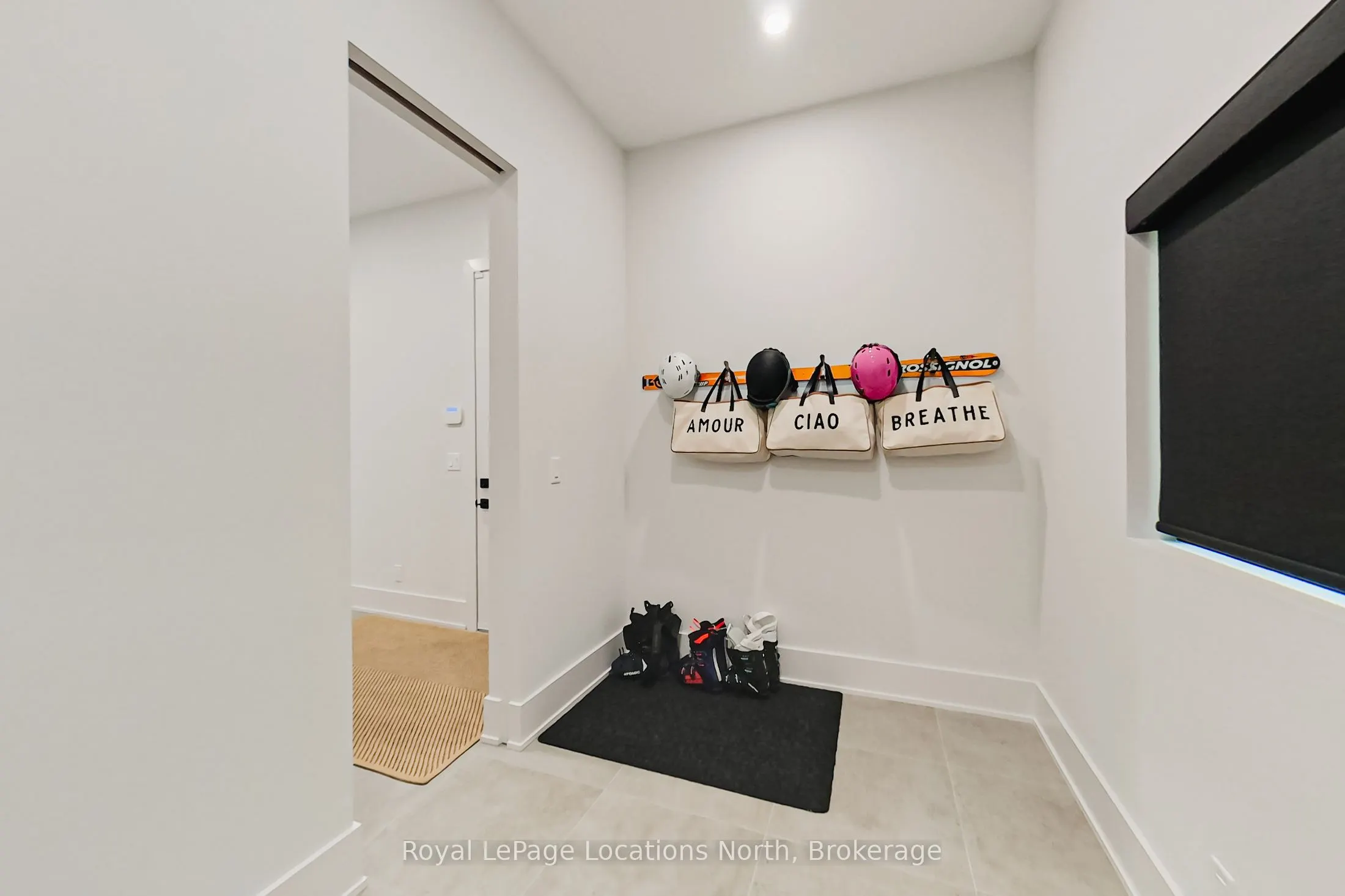 74 Arthur Street E