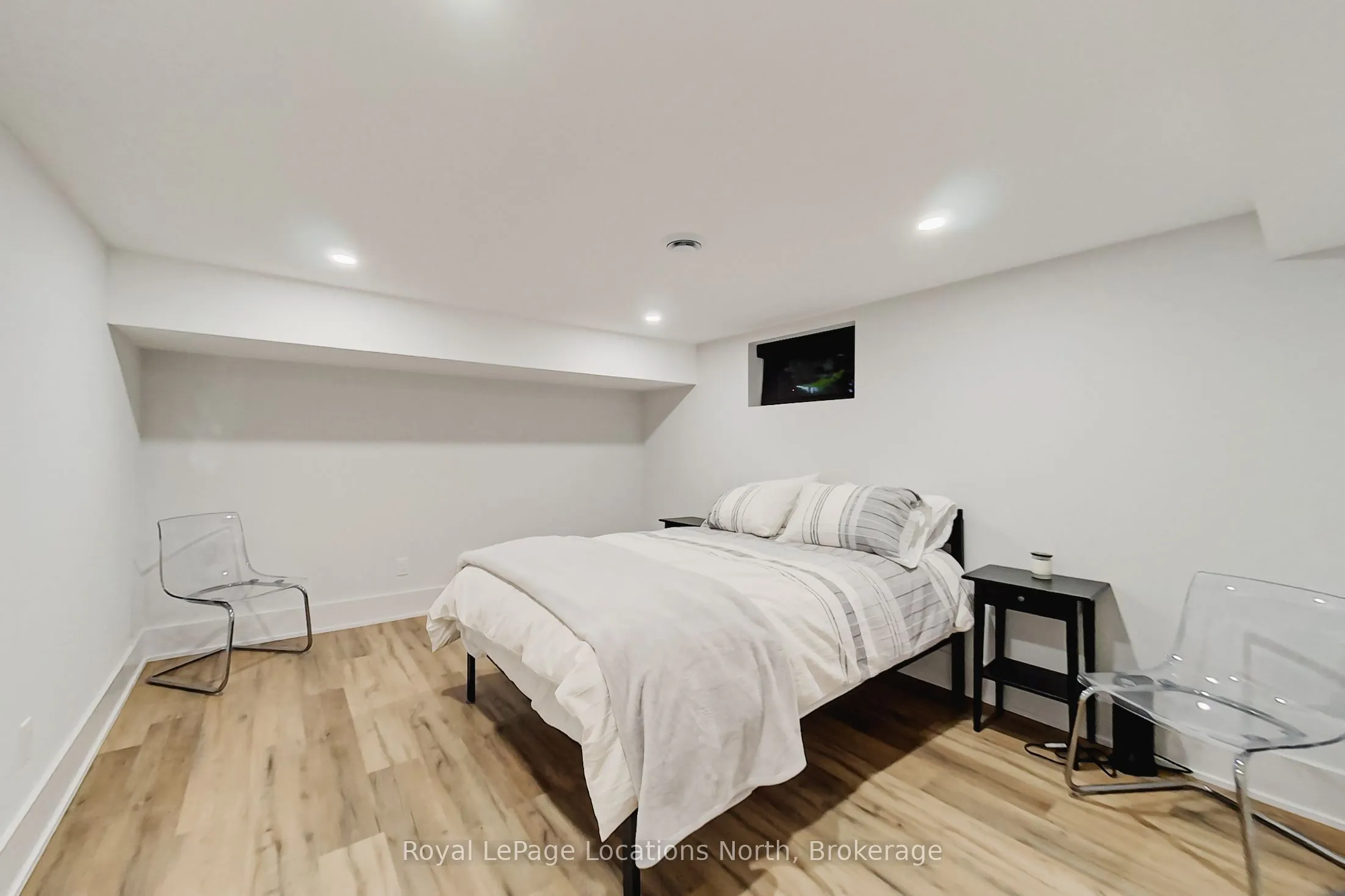 74 Arthur Street E