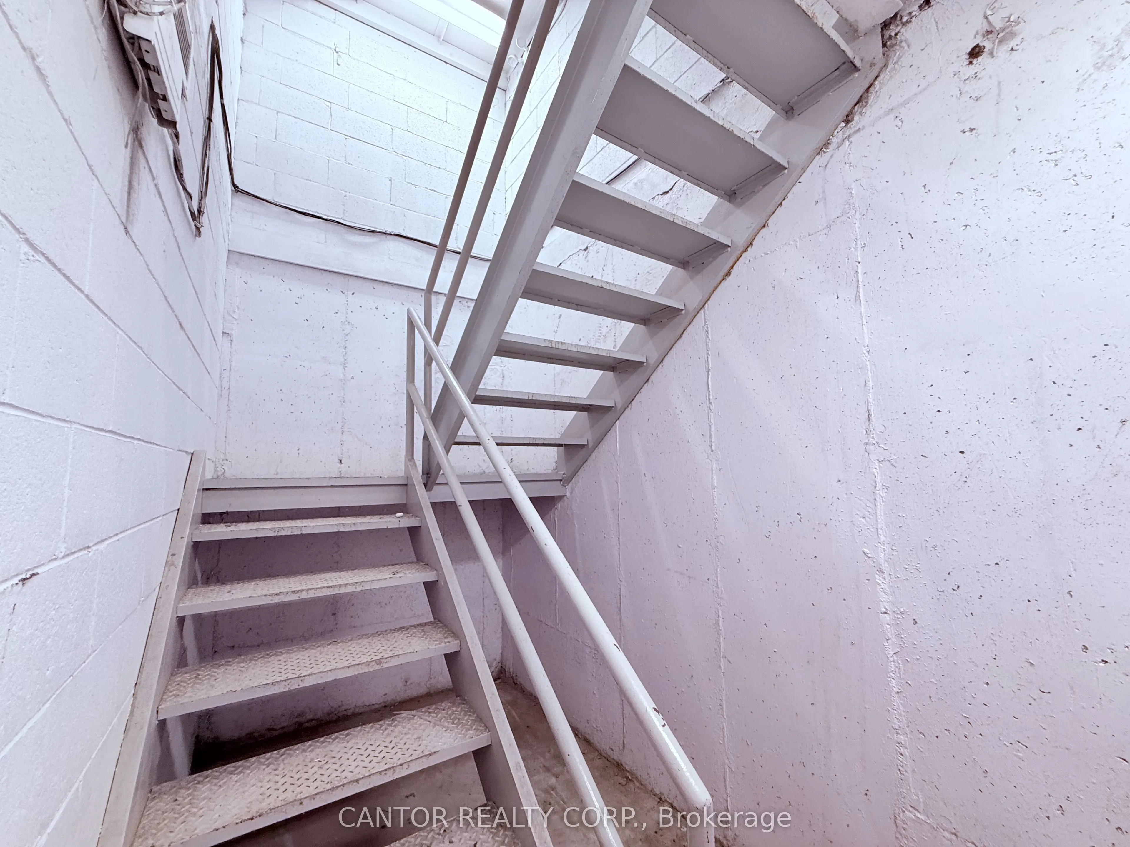 391 Bank Street