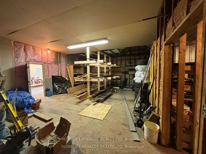 1047 Parkinson Road, #Shop