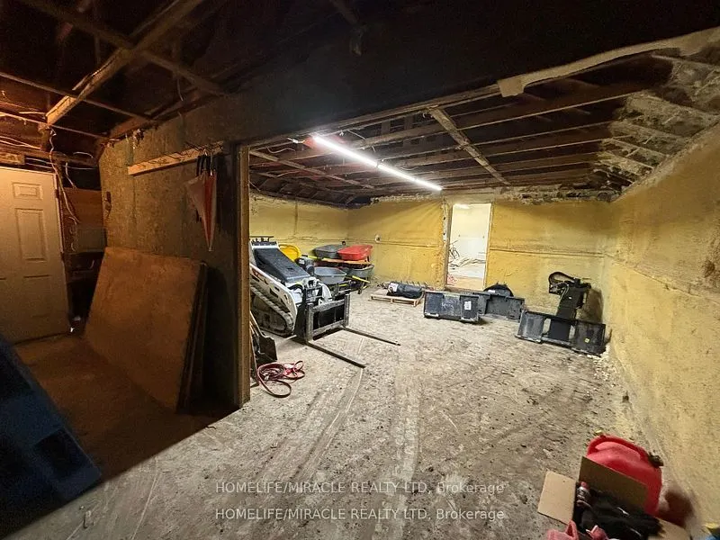1047 Parkinson Road, #Shop