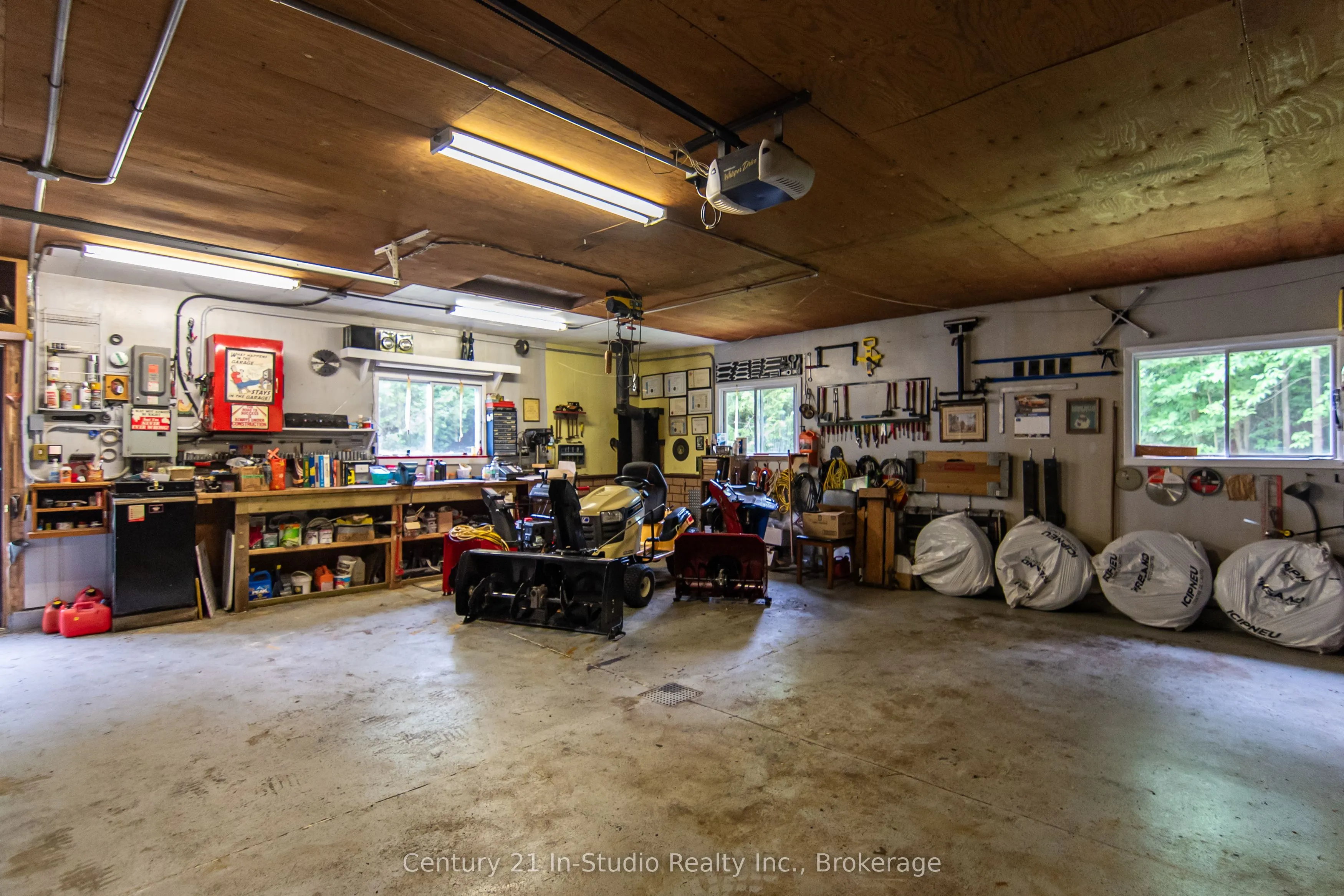 255263 1 Concession