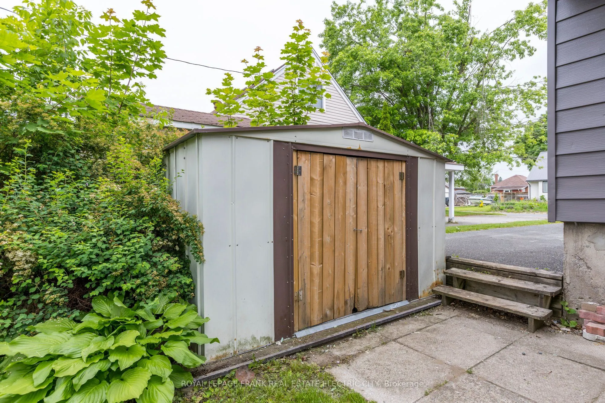 547 Rose Avenue