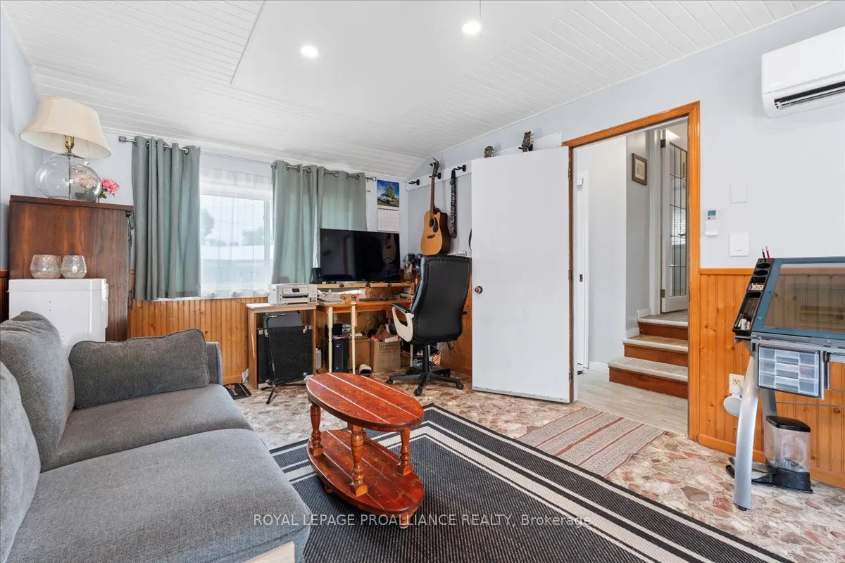 644 Smokes Point Road