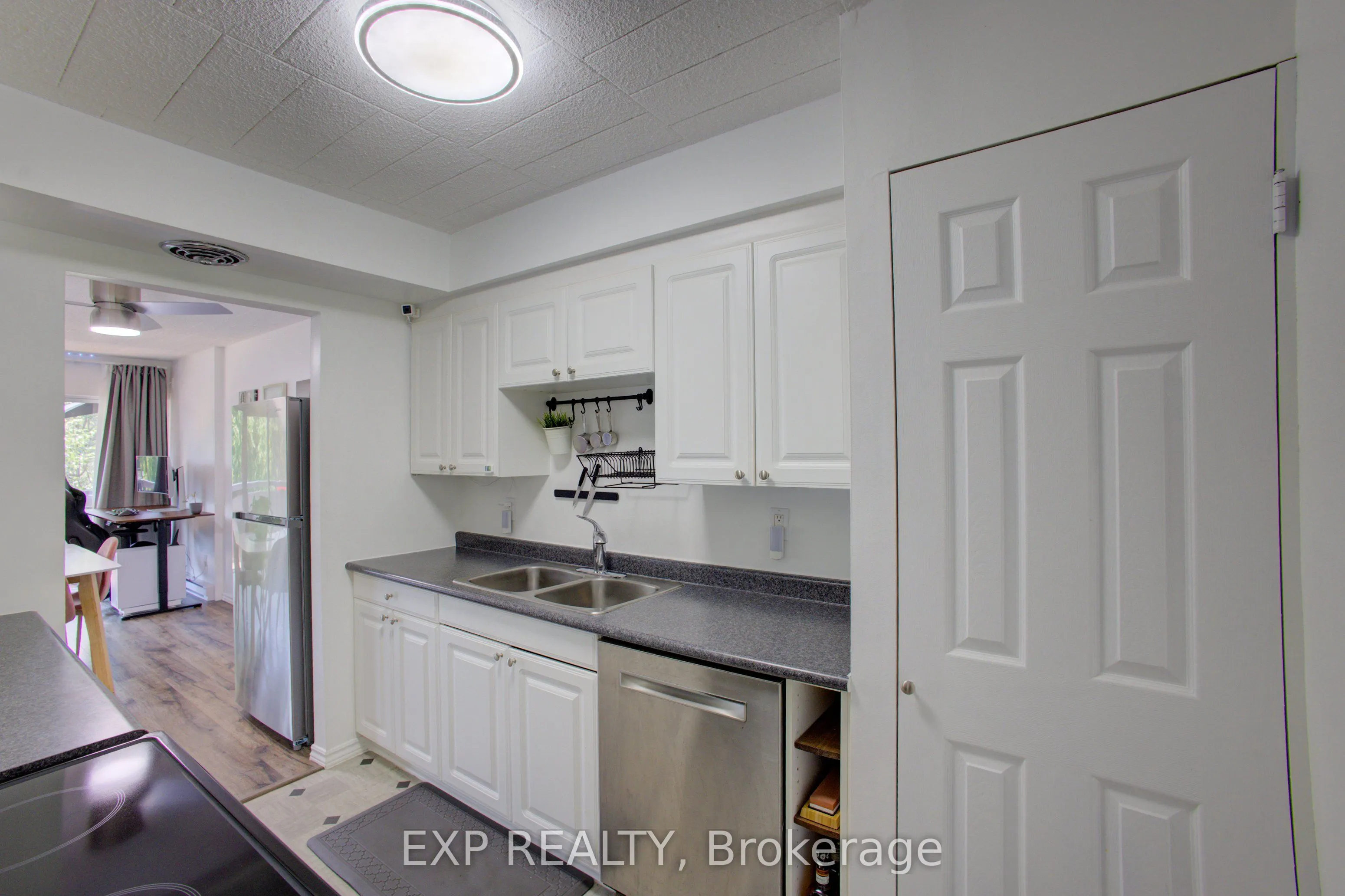 91 Conroy Crescent, #202