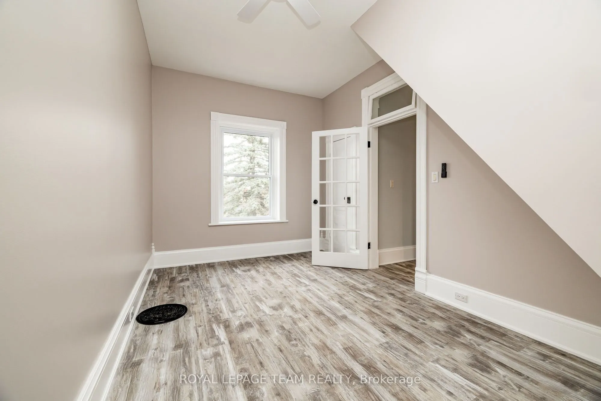 294 DUMBRILLE Street