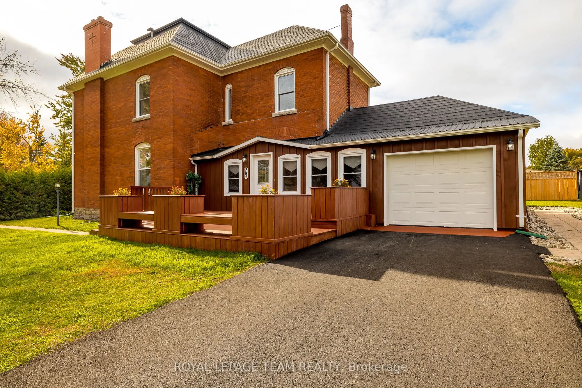 294 DUMBRILLE Street