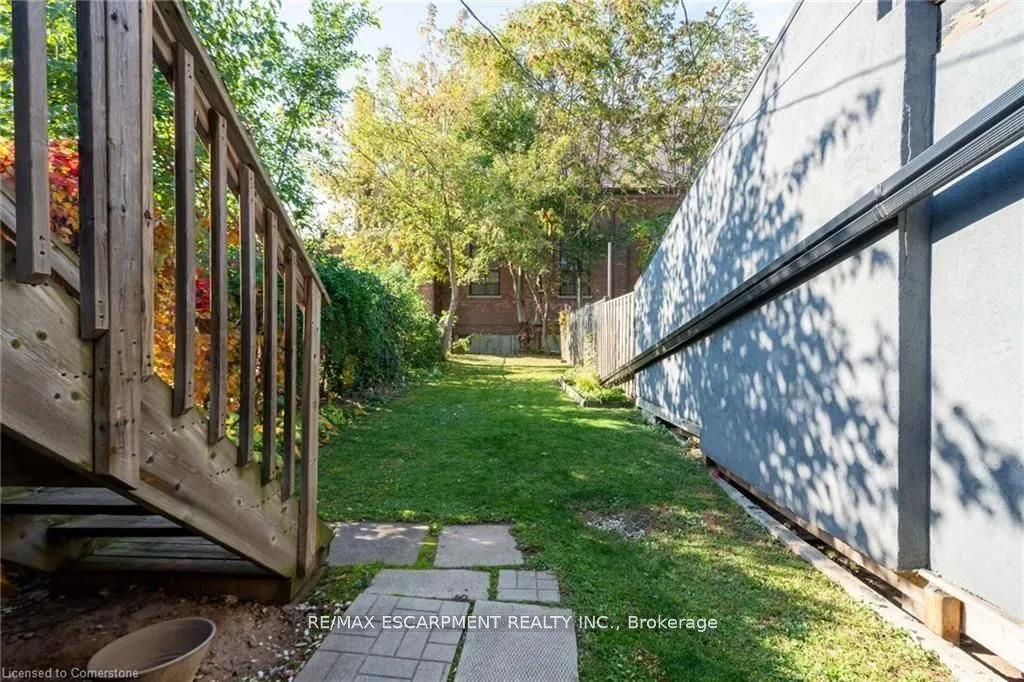 299 James Street N