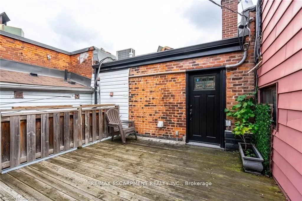 299 James Street N