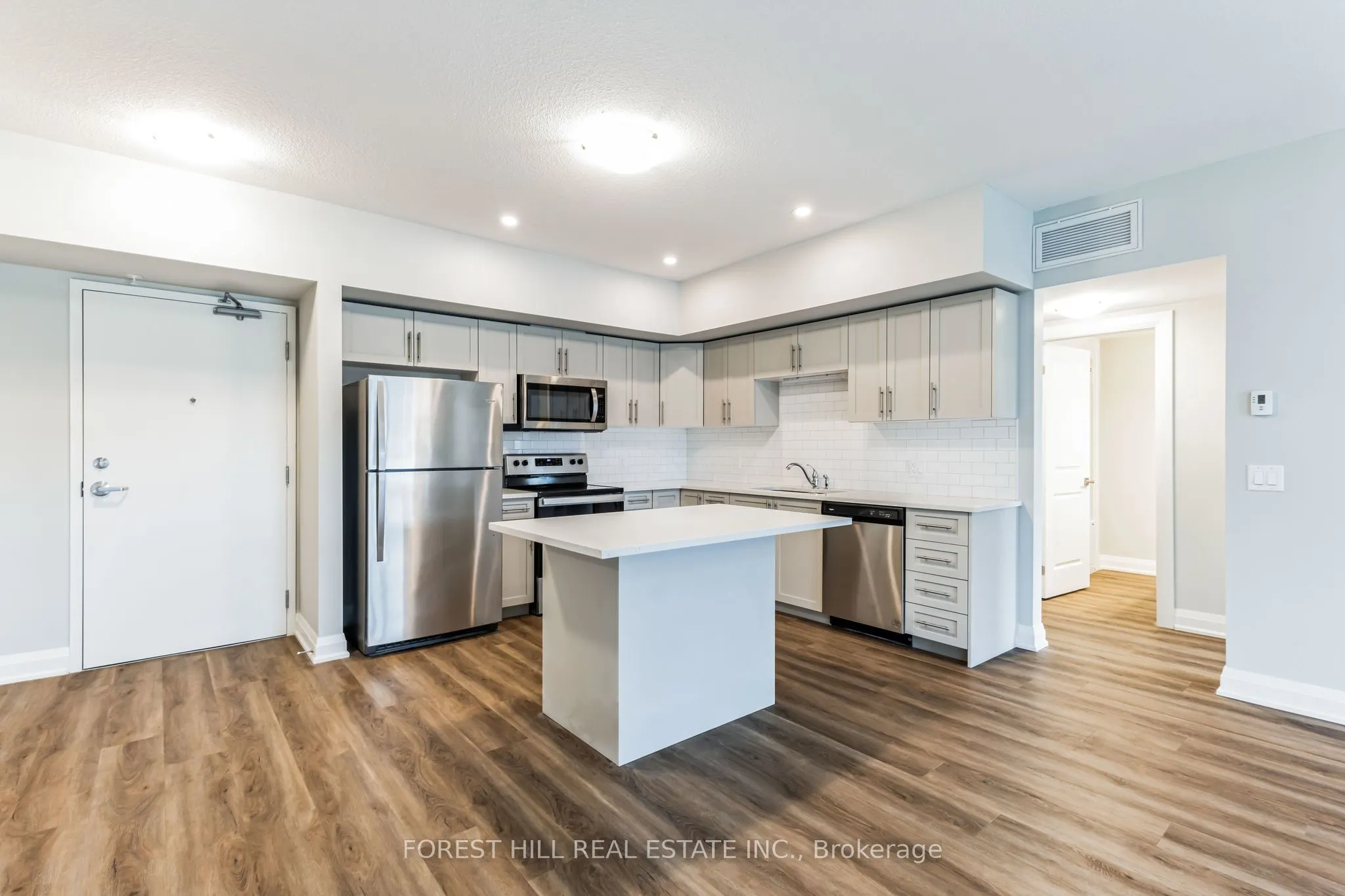 120 Summersides Boulevard, #205