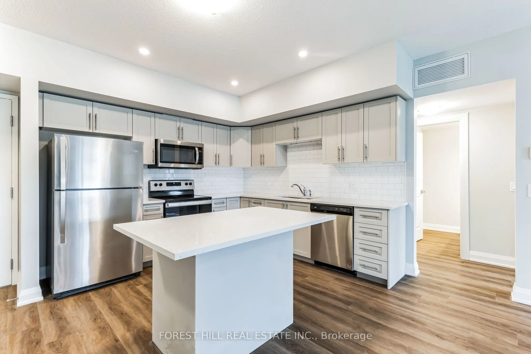 120 Summersides Boulevard, #205