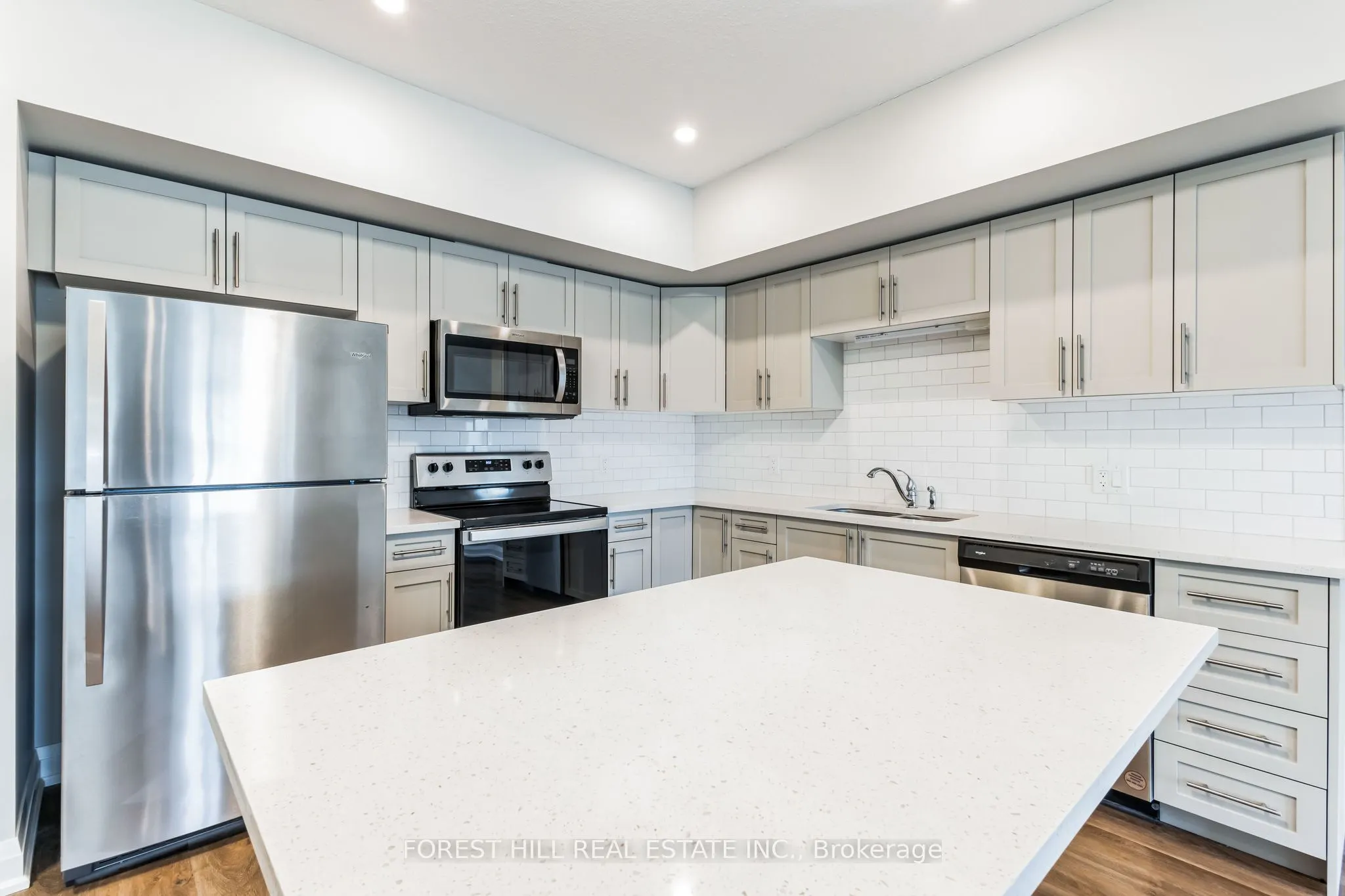 120 Summersides Boulevard, #205