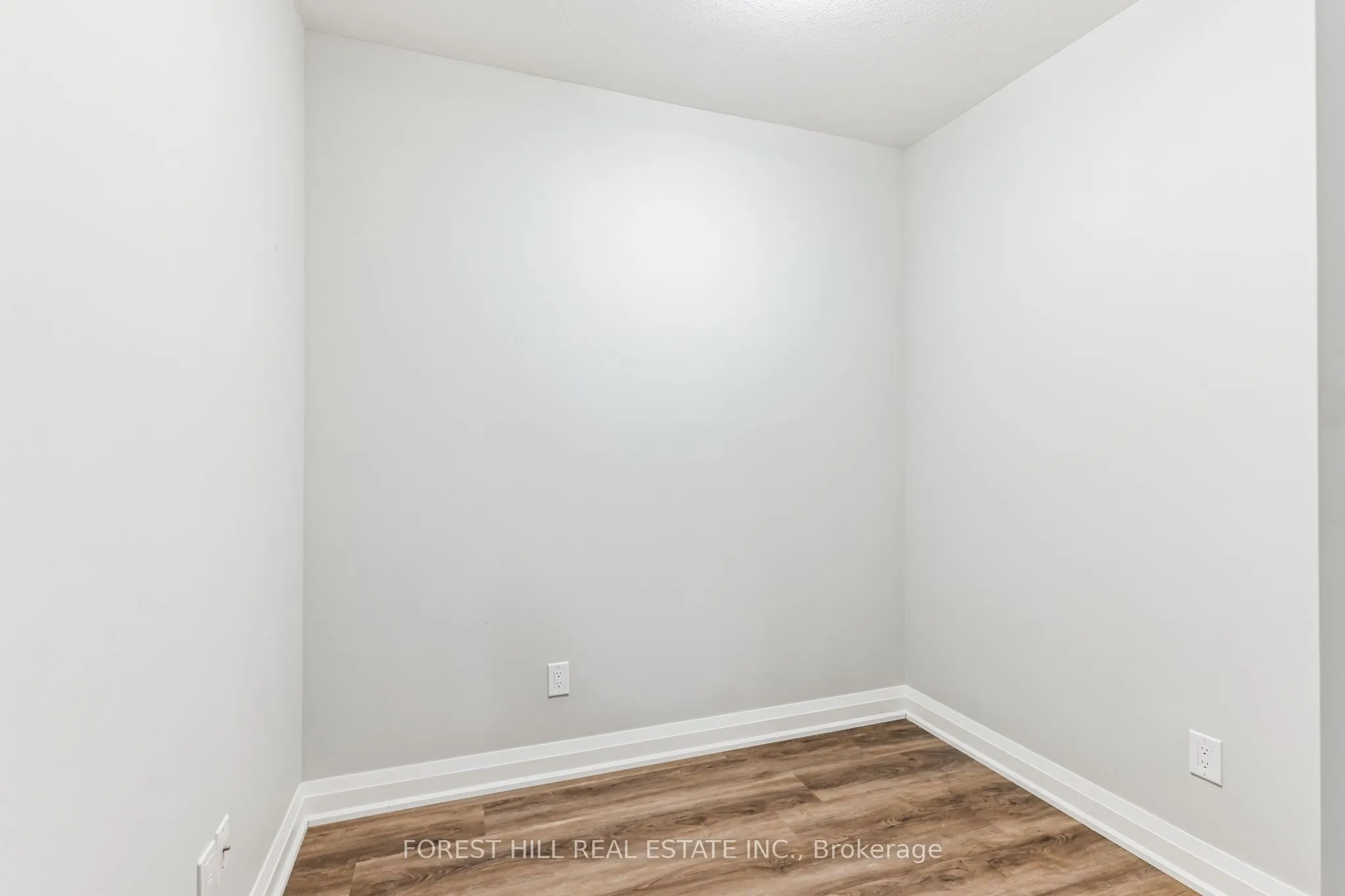 120 Summersides Boulevard, #205