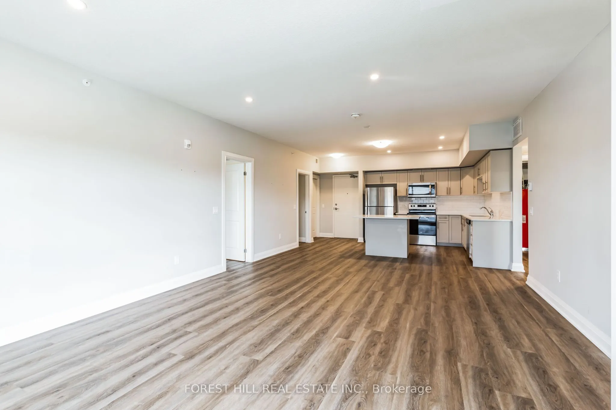 120 Summersides Boulevard, #205