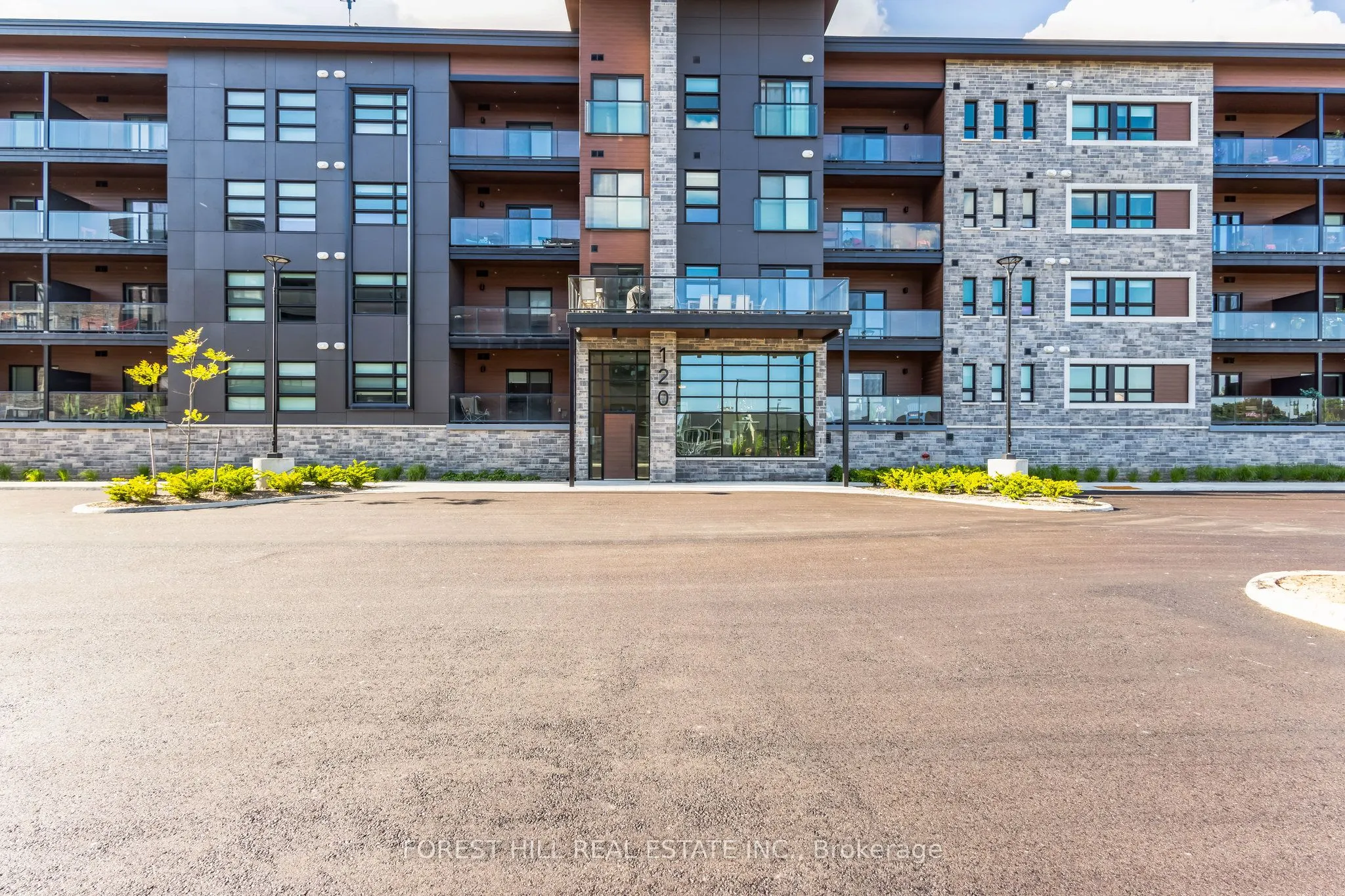 120 Summersides Boulevard, #205