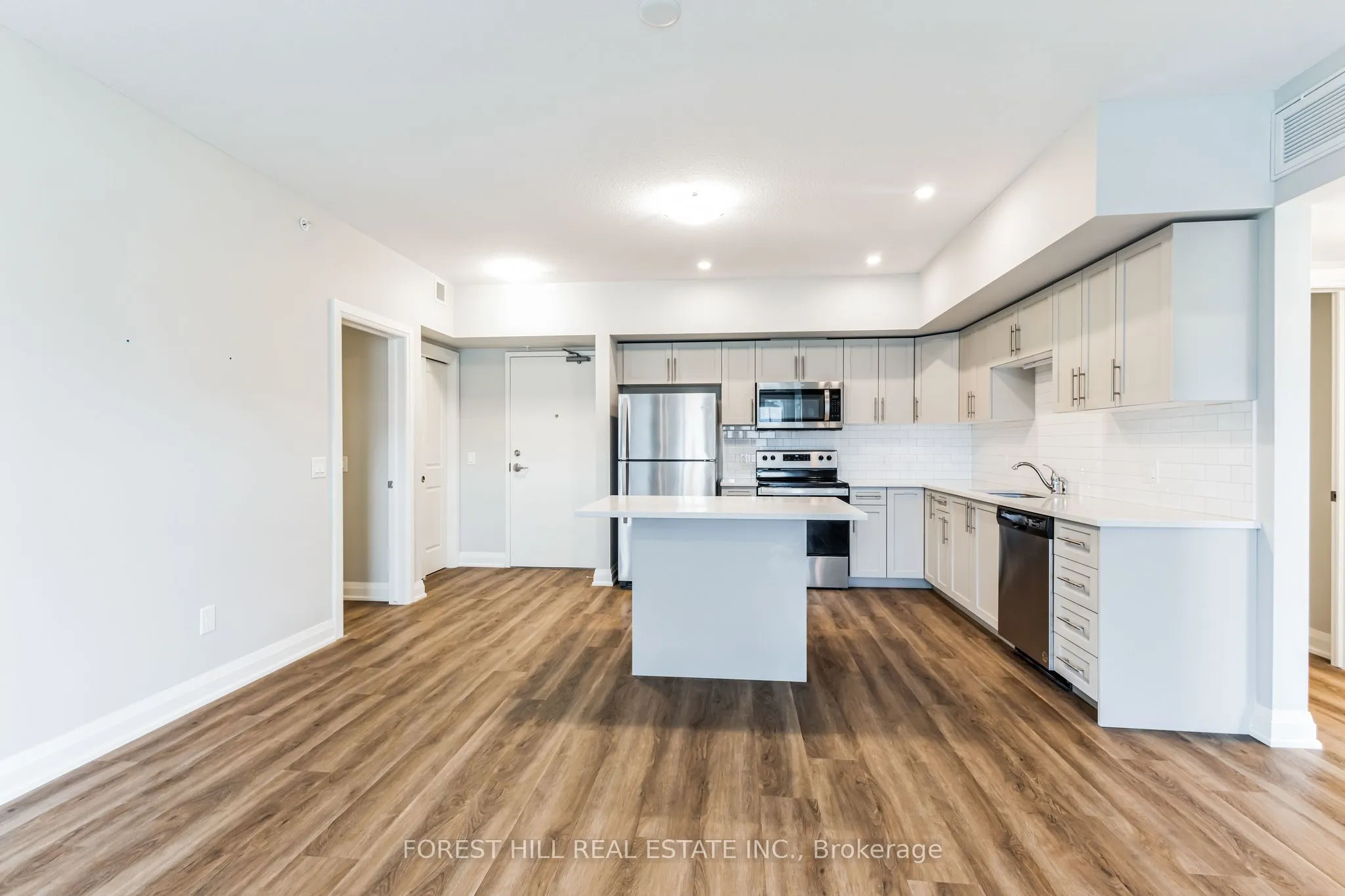 120 Summersides Boulevard, #205