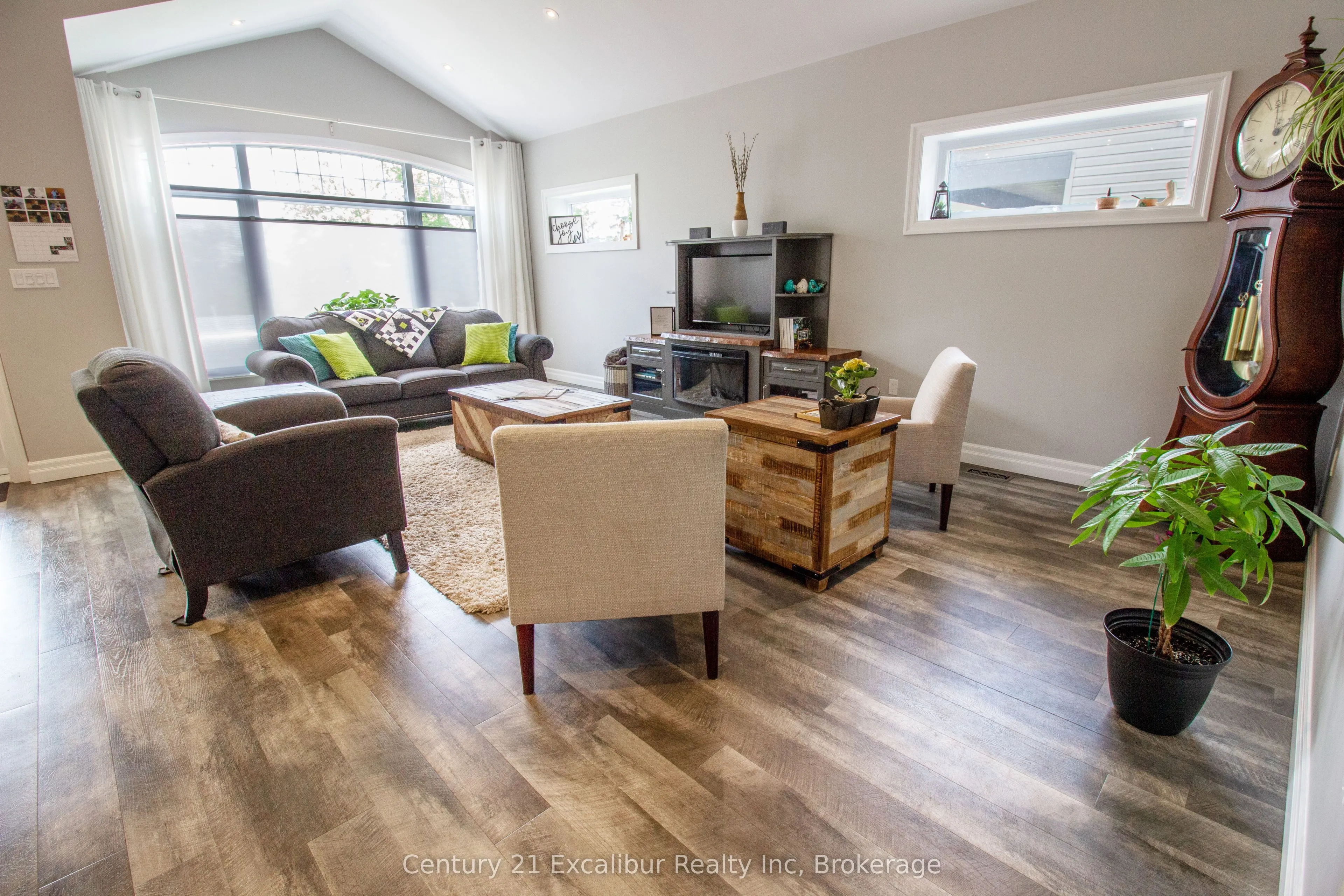566 St. Patrick Street E