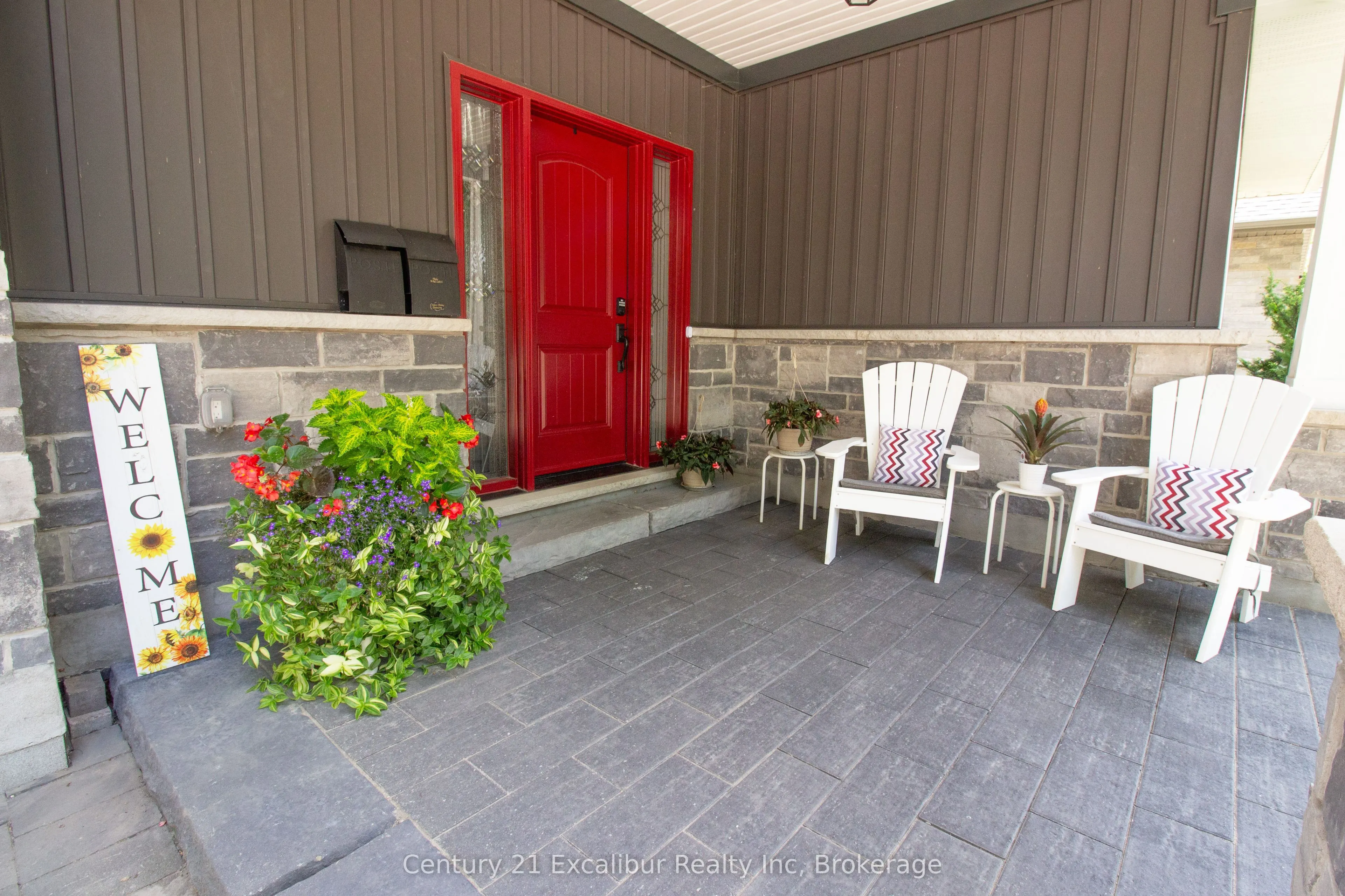 566 St. Patrick Street E