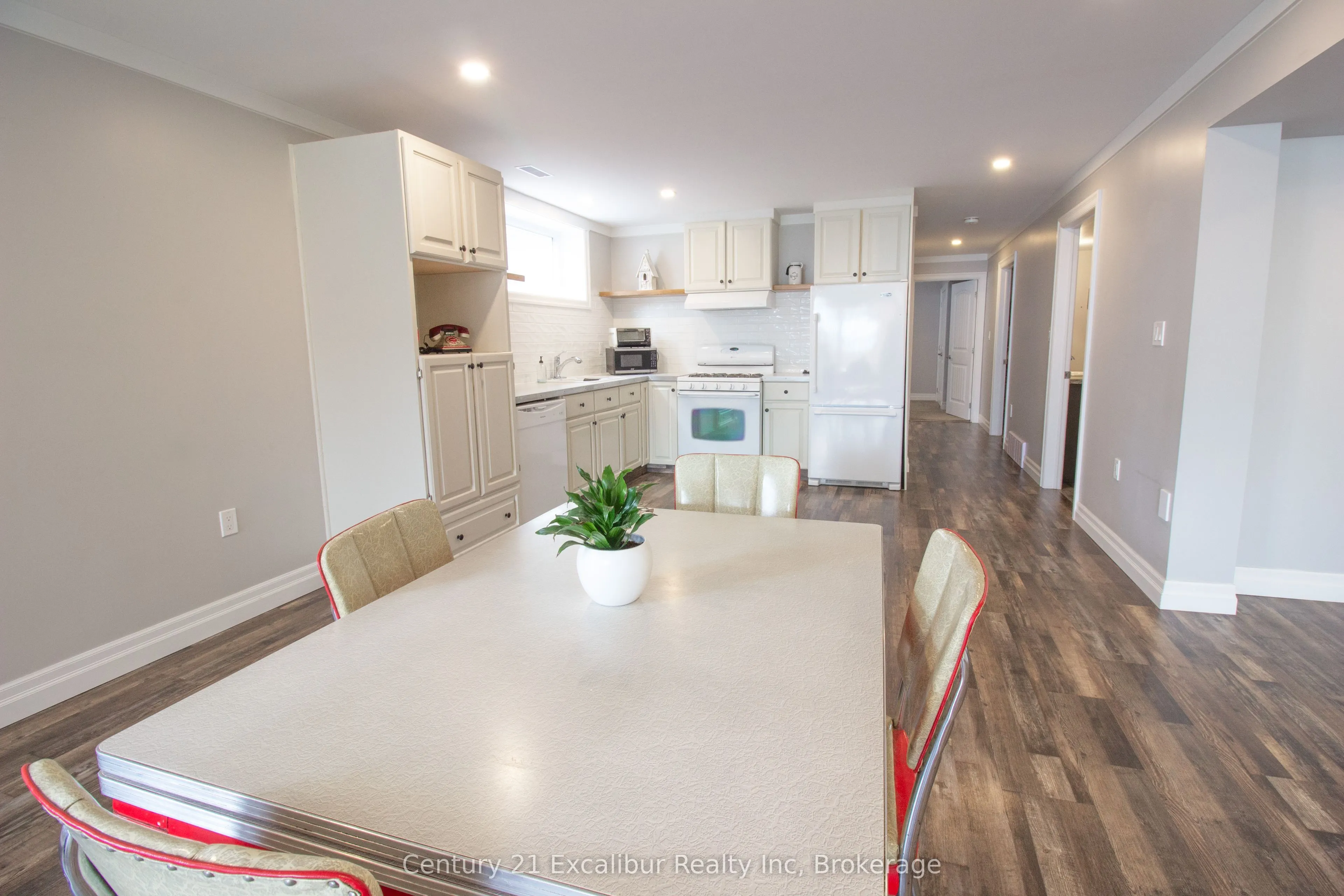 566 St. Patrick Street E