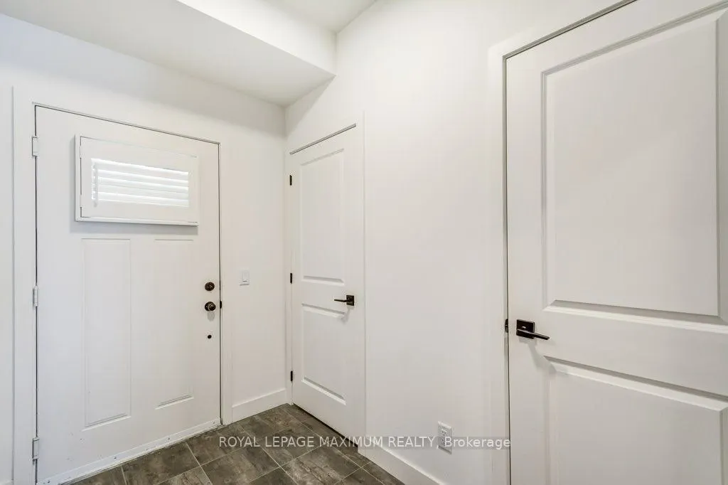 10 Beausoleil Lane, #204