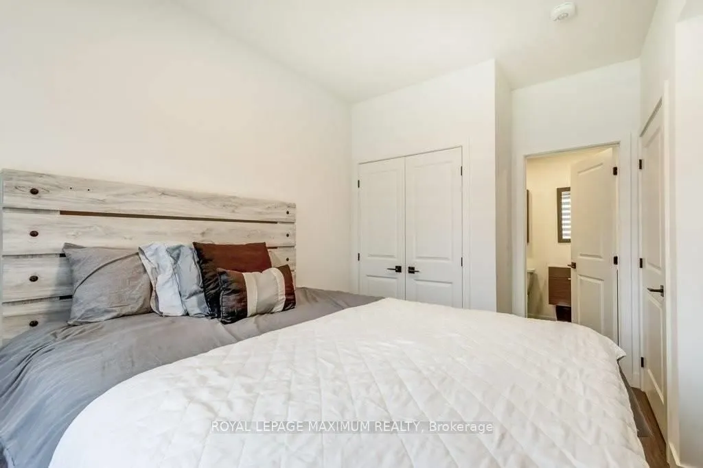 10 Beausoleil Lane, #204