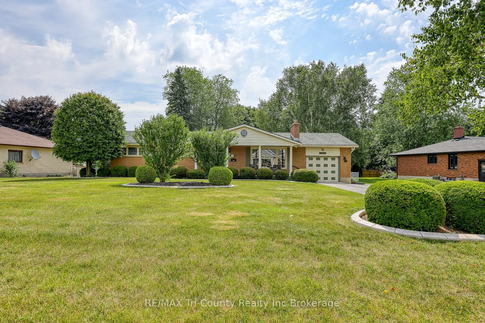 14 Lowrie Crescent