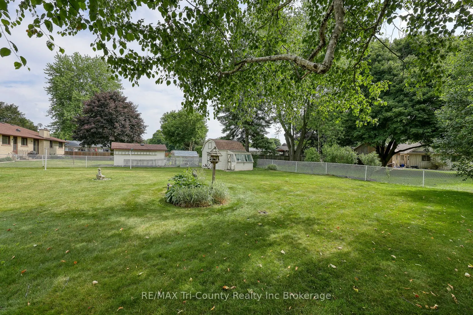14 Lowrie Crescent