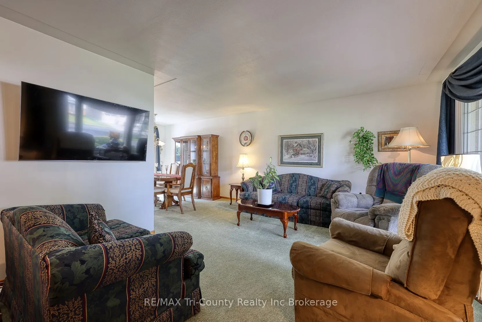 14 Lowrie Crescent