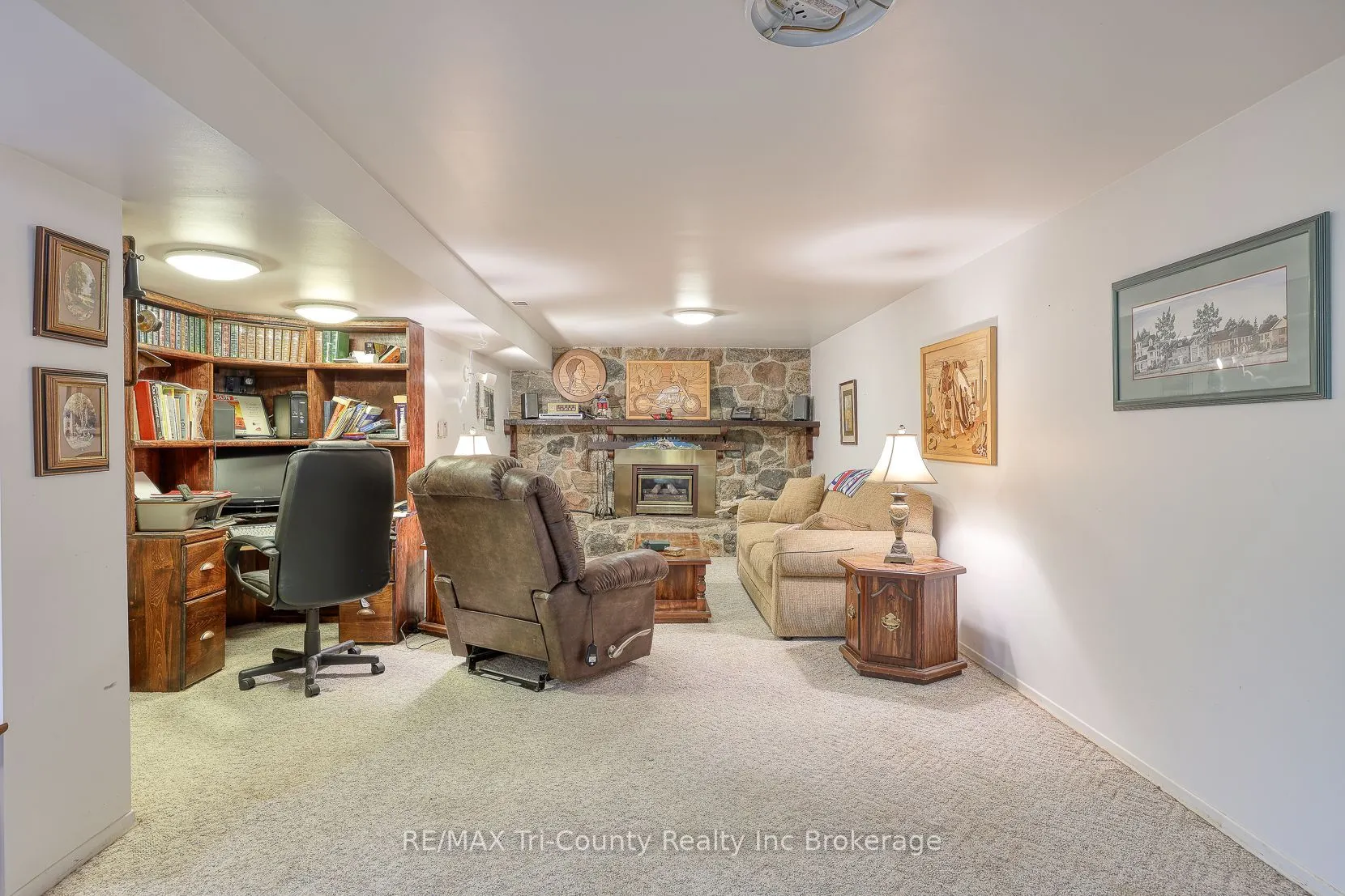 14 Lowrie Crescent