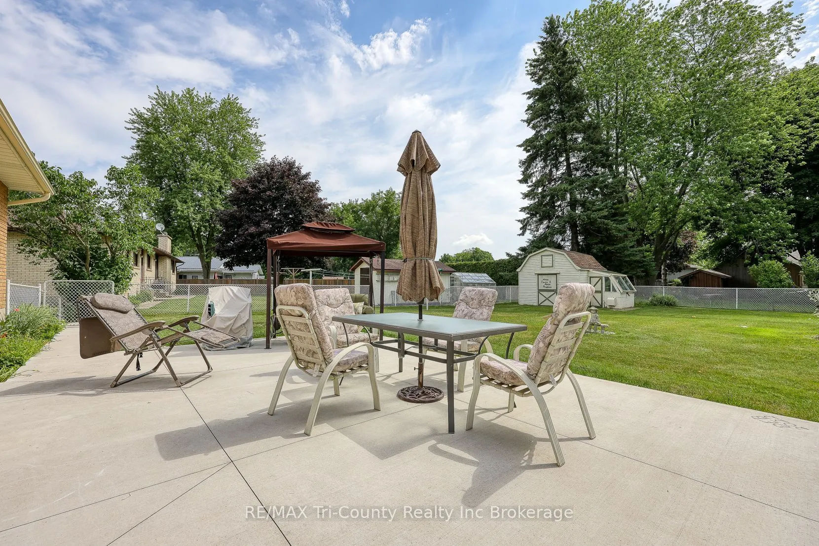 14 Lowrie Crescent