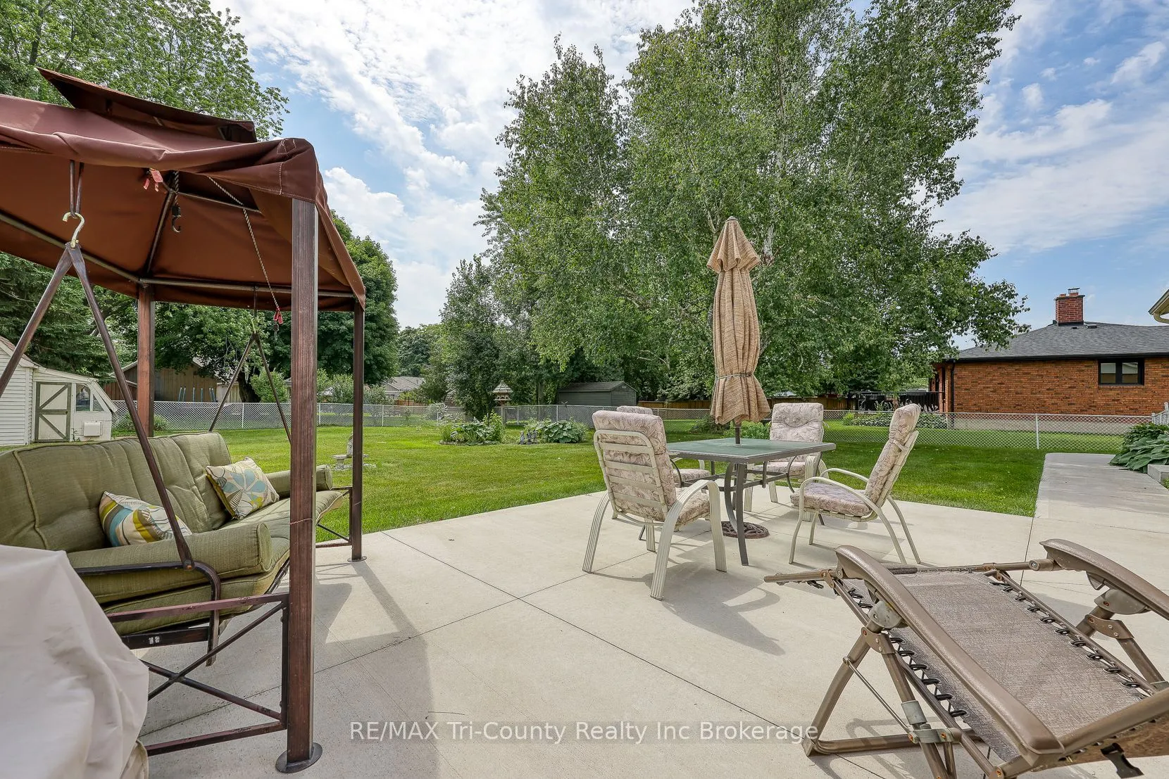14 Lowrie Crescent