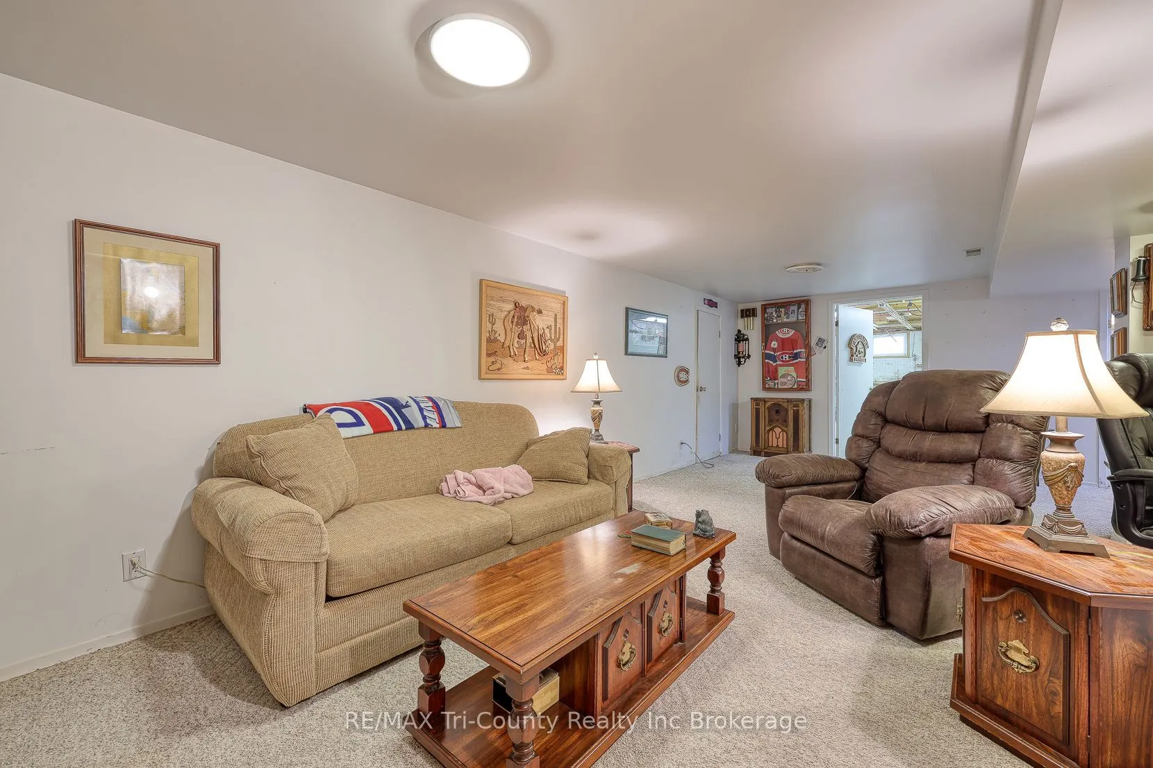 14 Lowrie Crescent