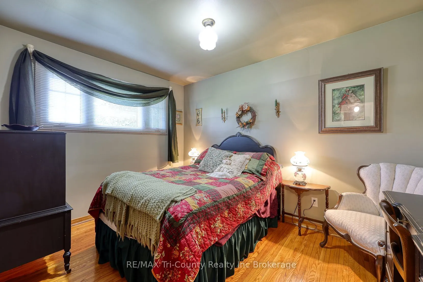 14 Lowrie Crescent