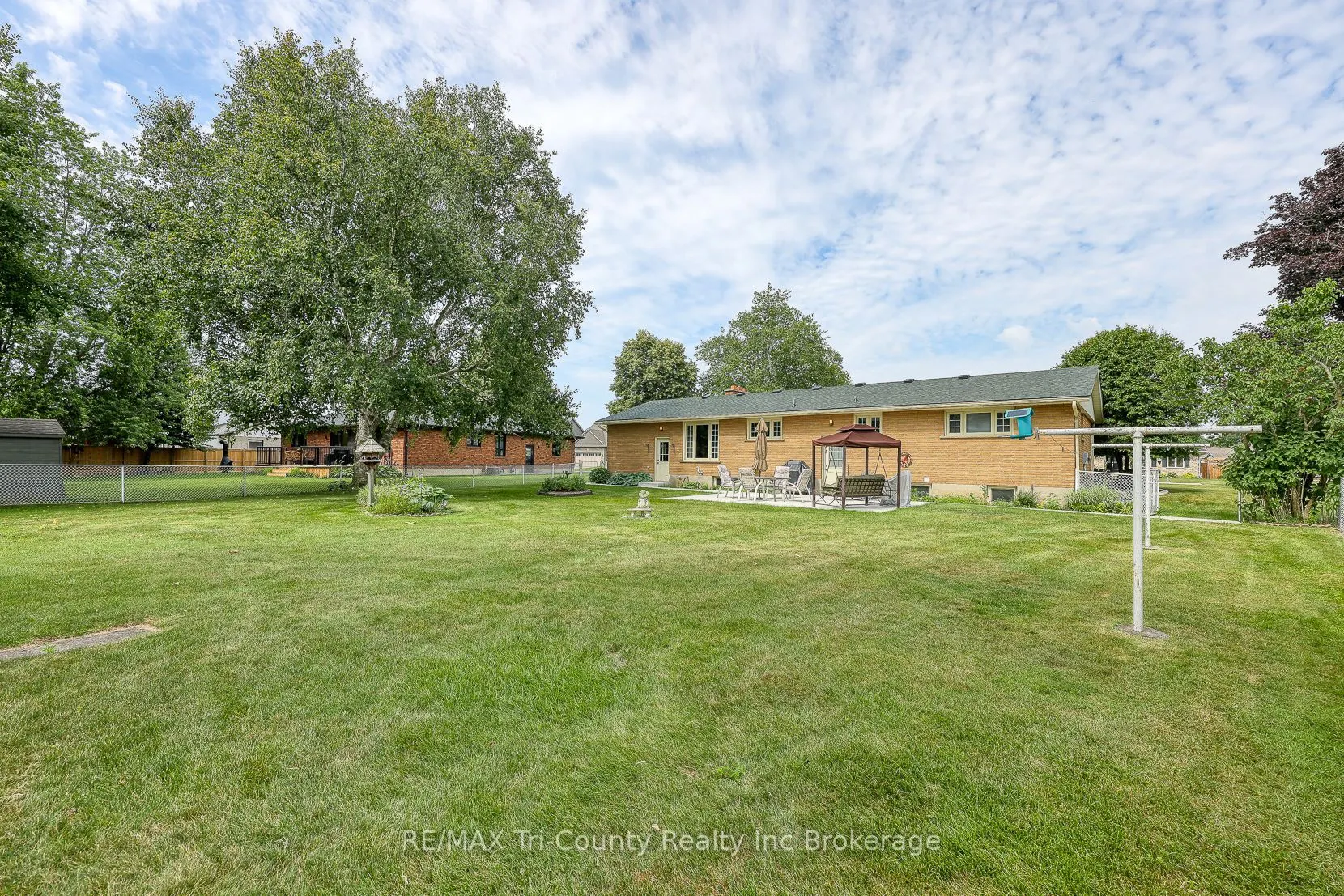 14 Lowrie Crescent